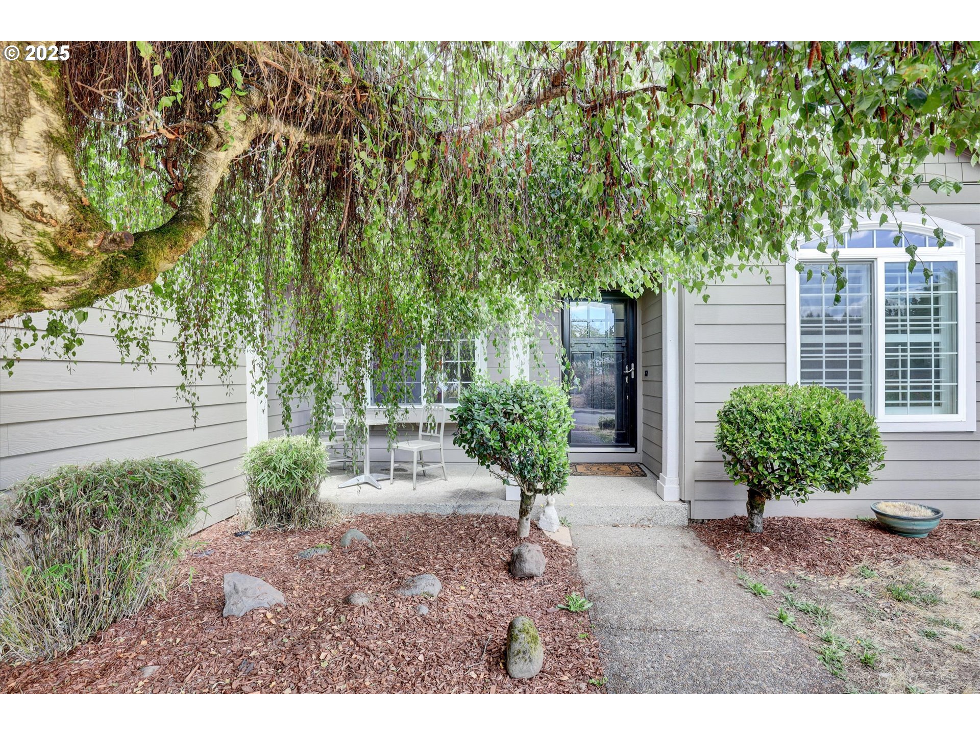 property viewer photo 3