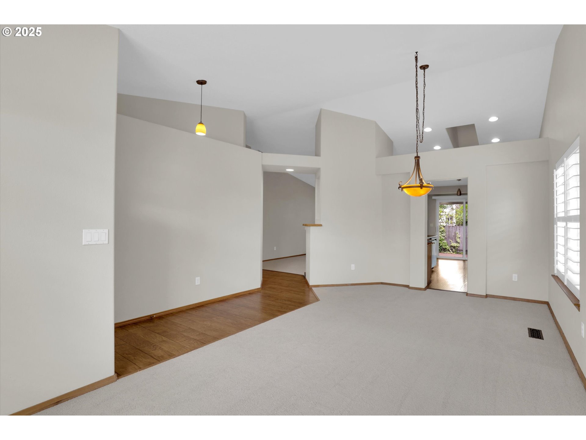 property viewer photo 6