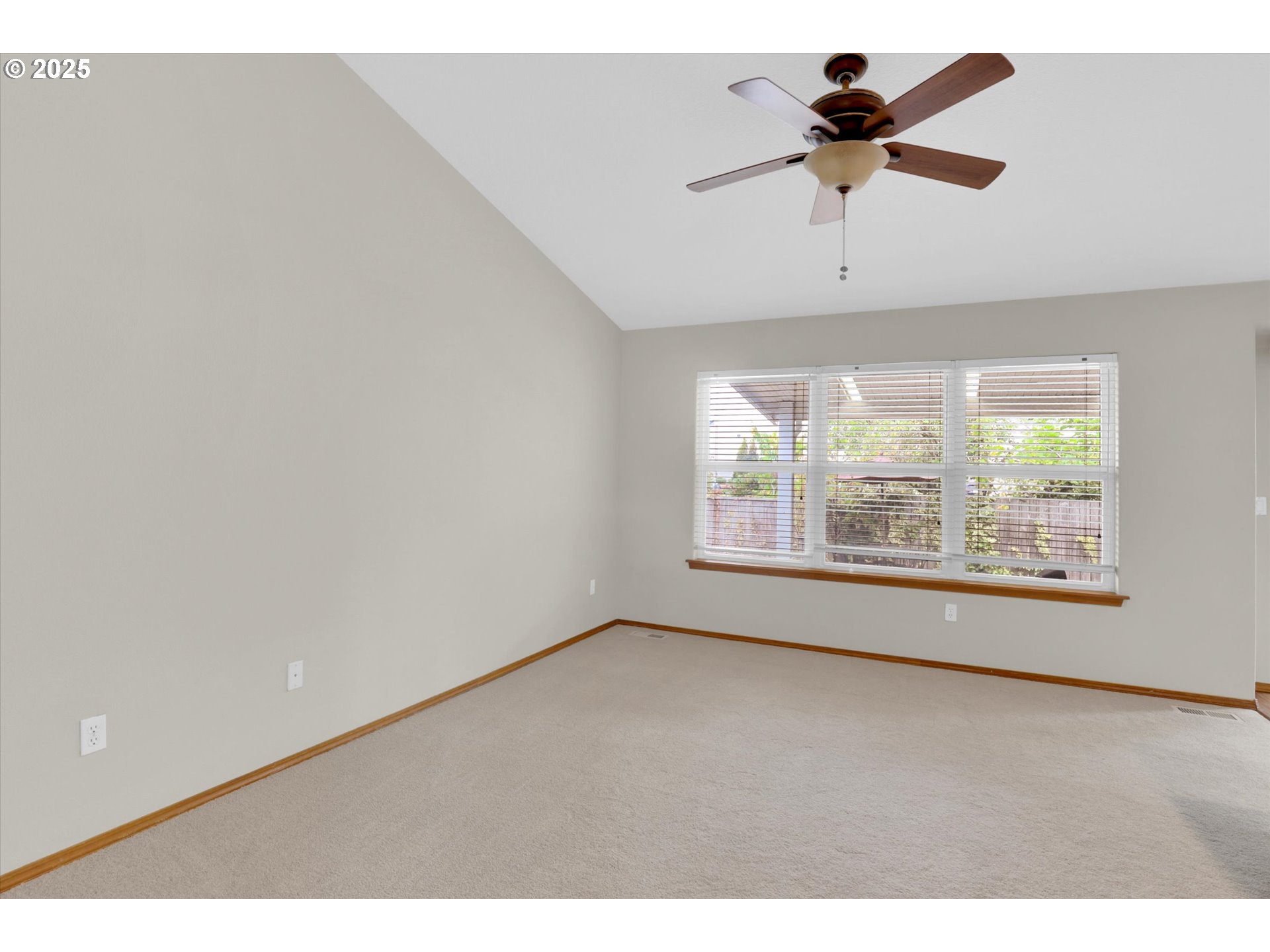 property viewer photo 9