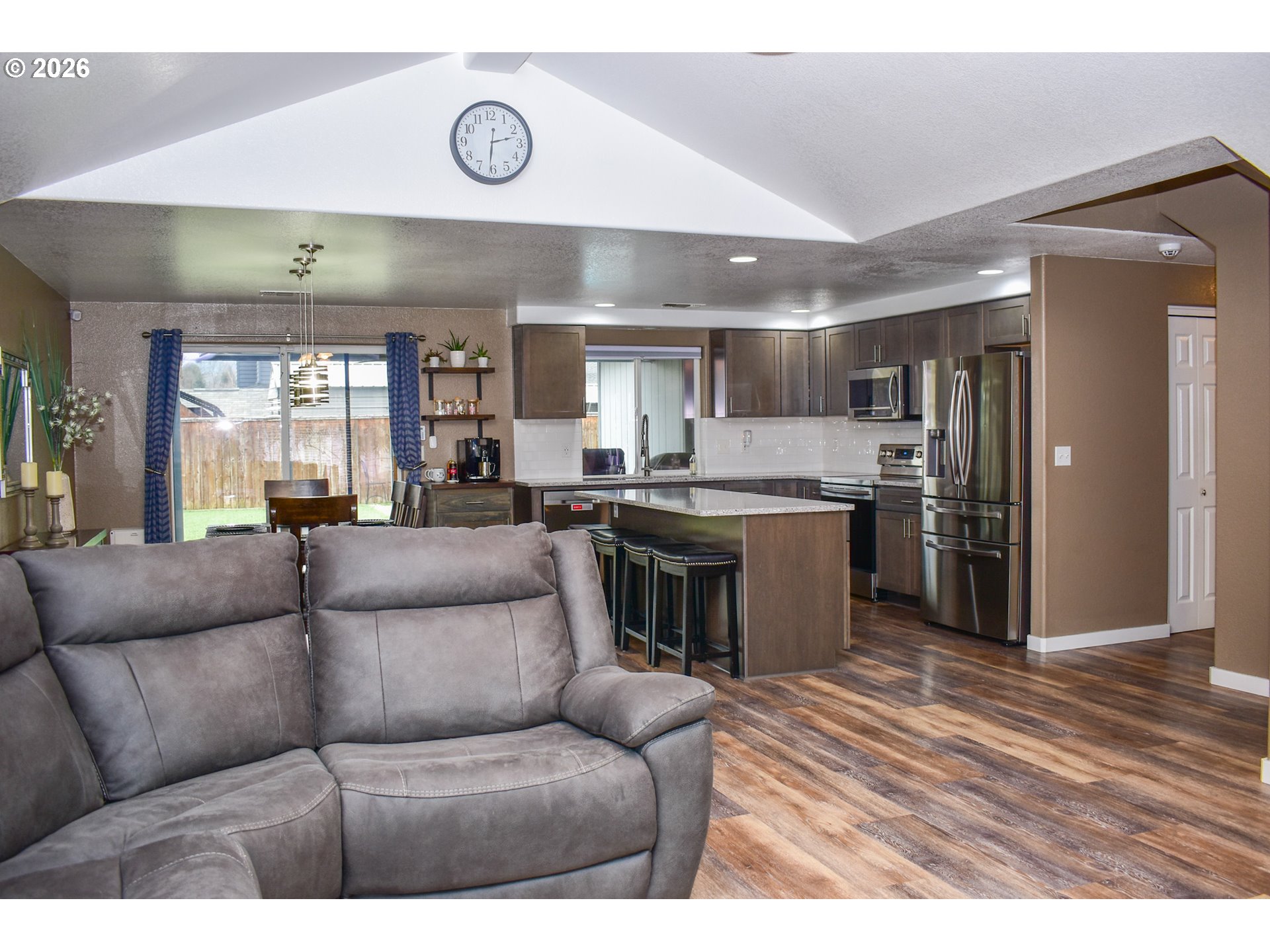 property viewer photo 14