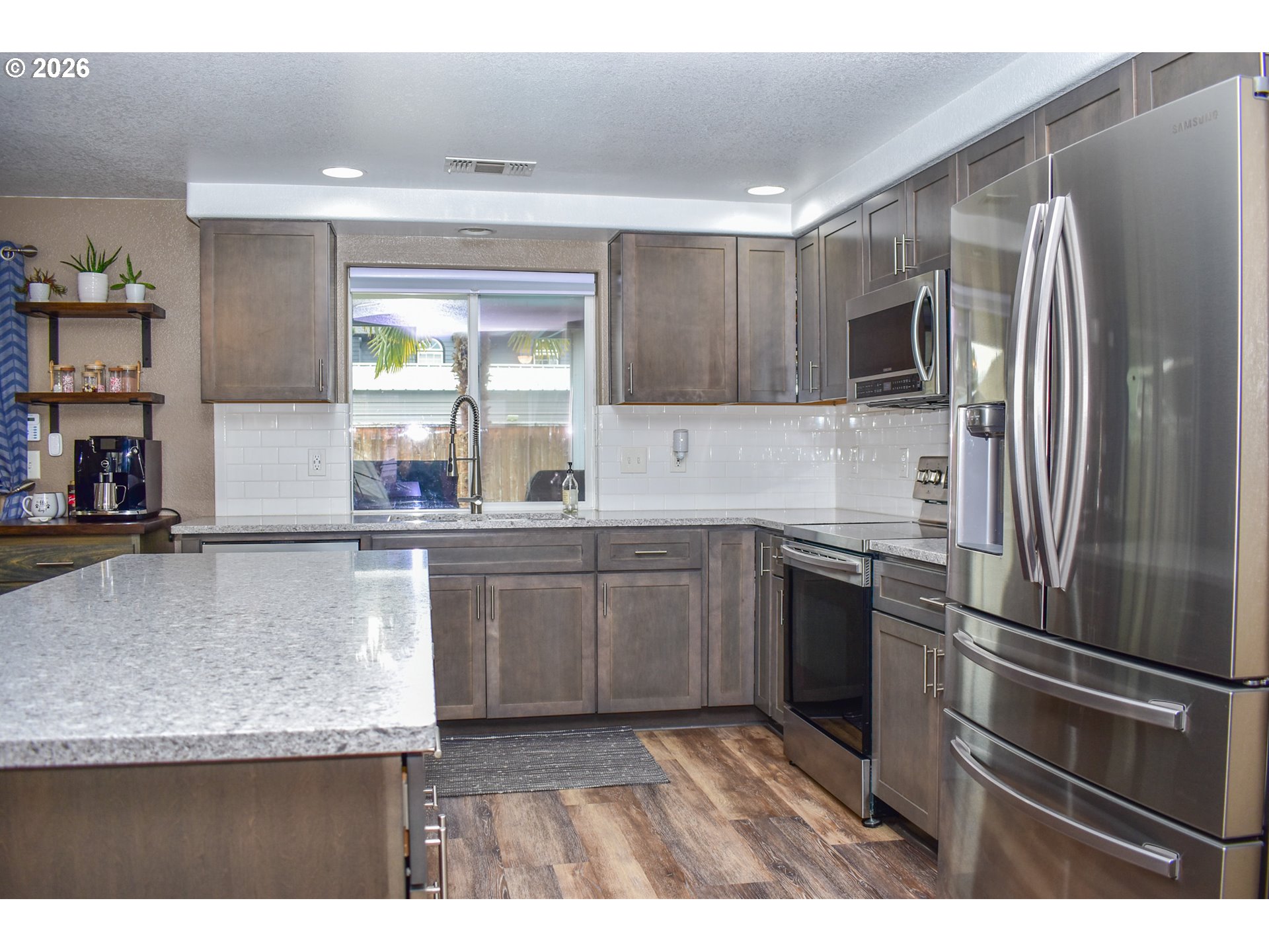 property viewer photo 7