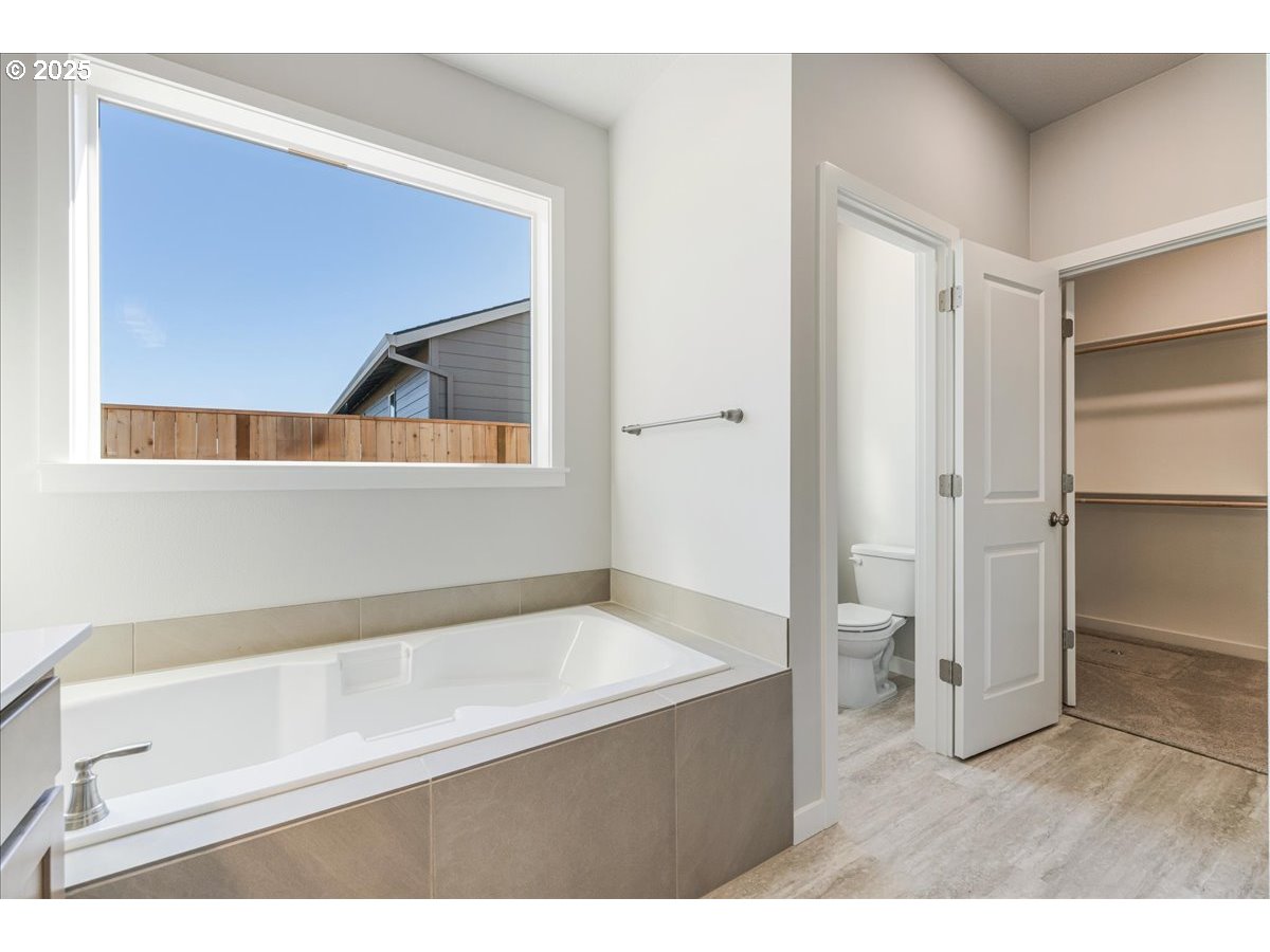 property viewer photo 30
