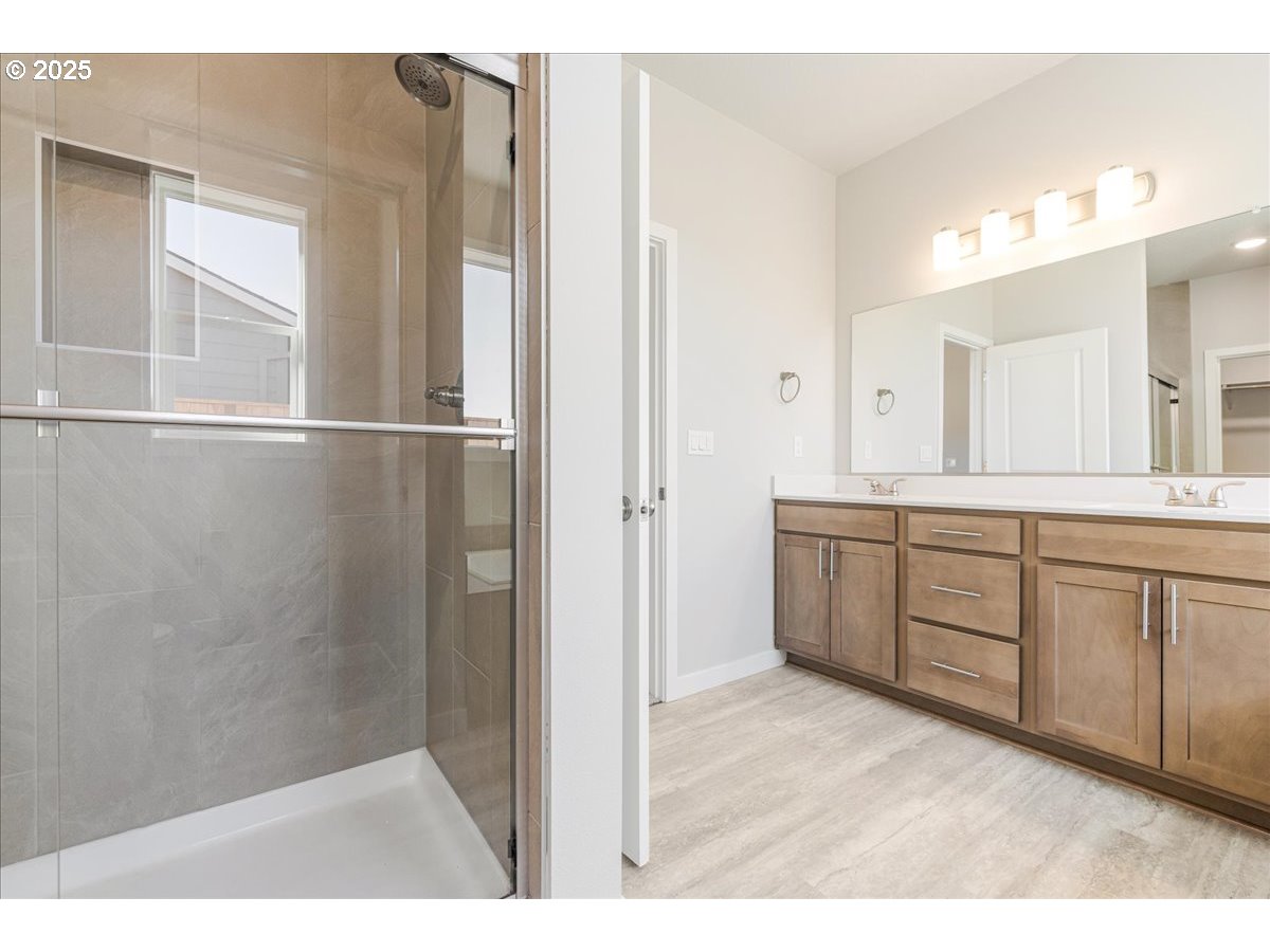 property viewer photo 32