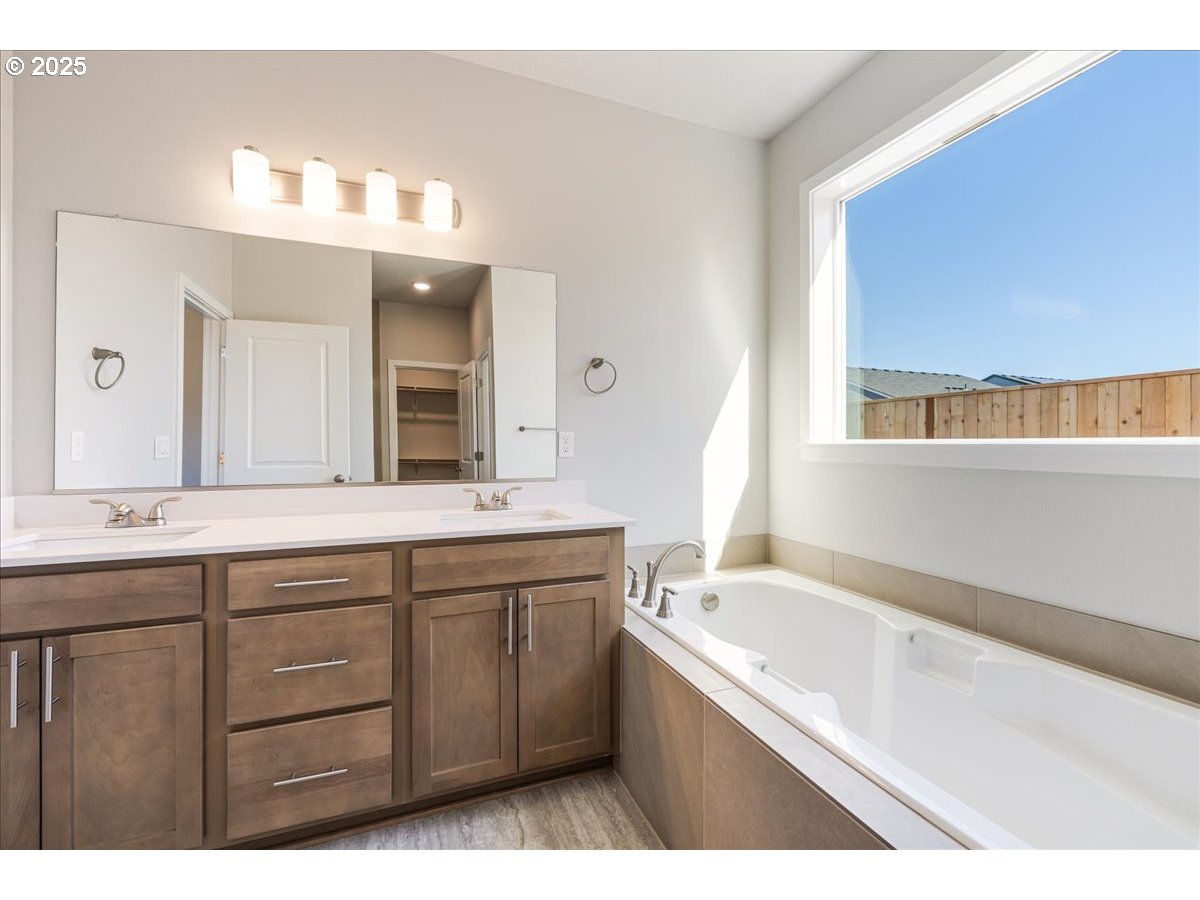 property viewer photo 33