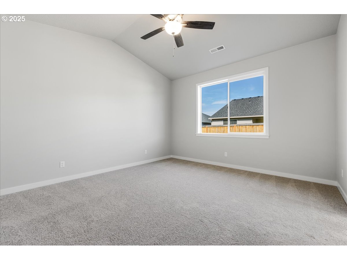 property viewer photo 35