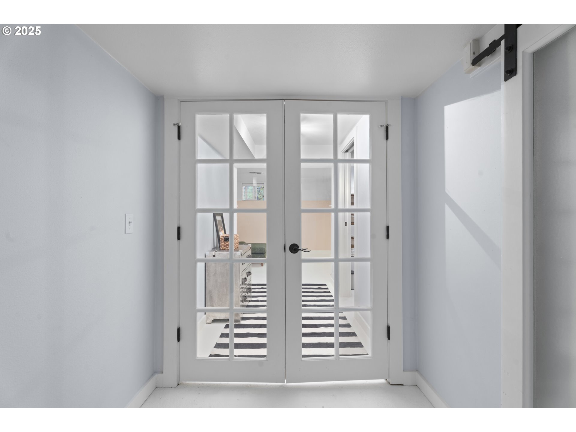 property viewer photo 16