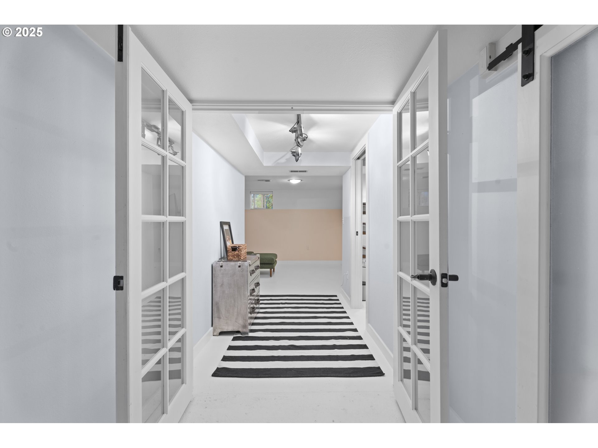 property viewer photo 17