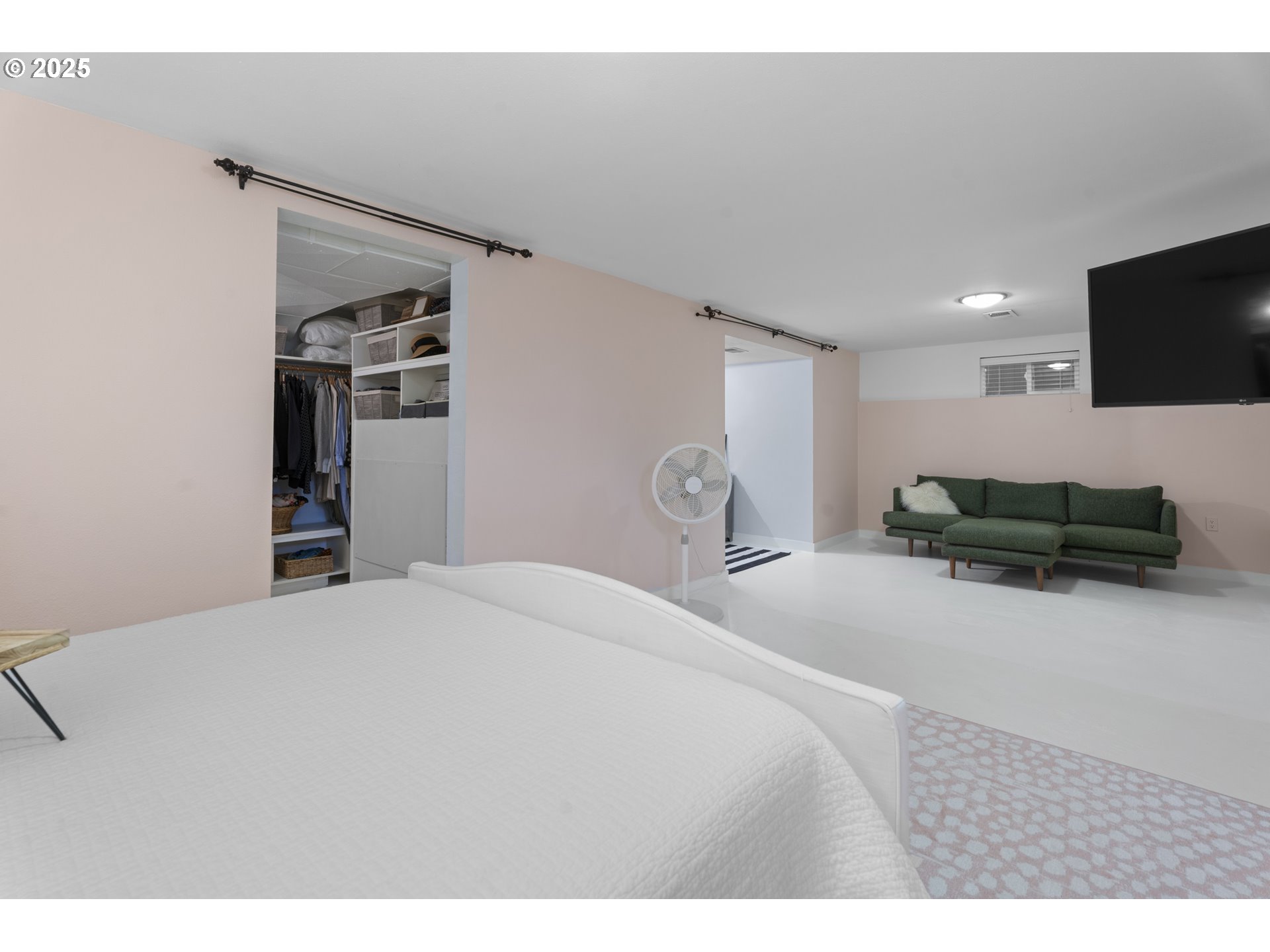 property viewer photo 22