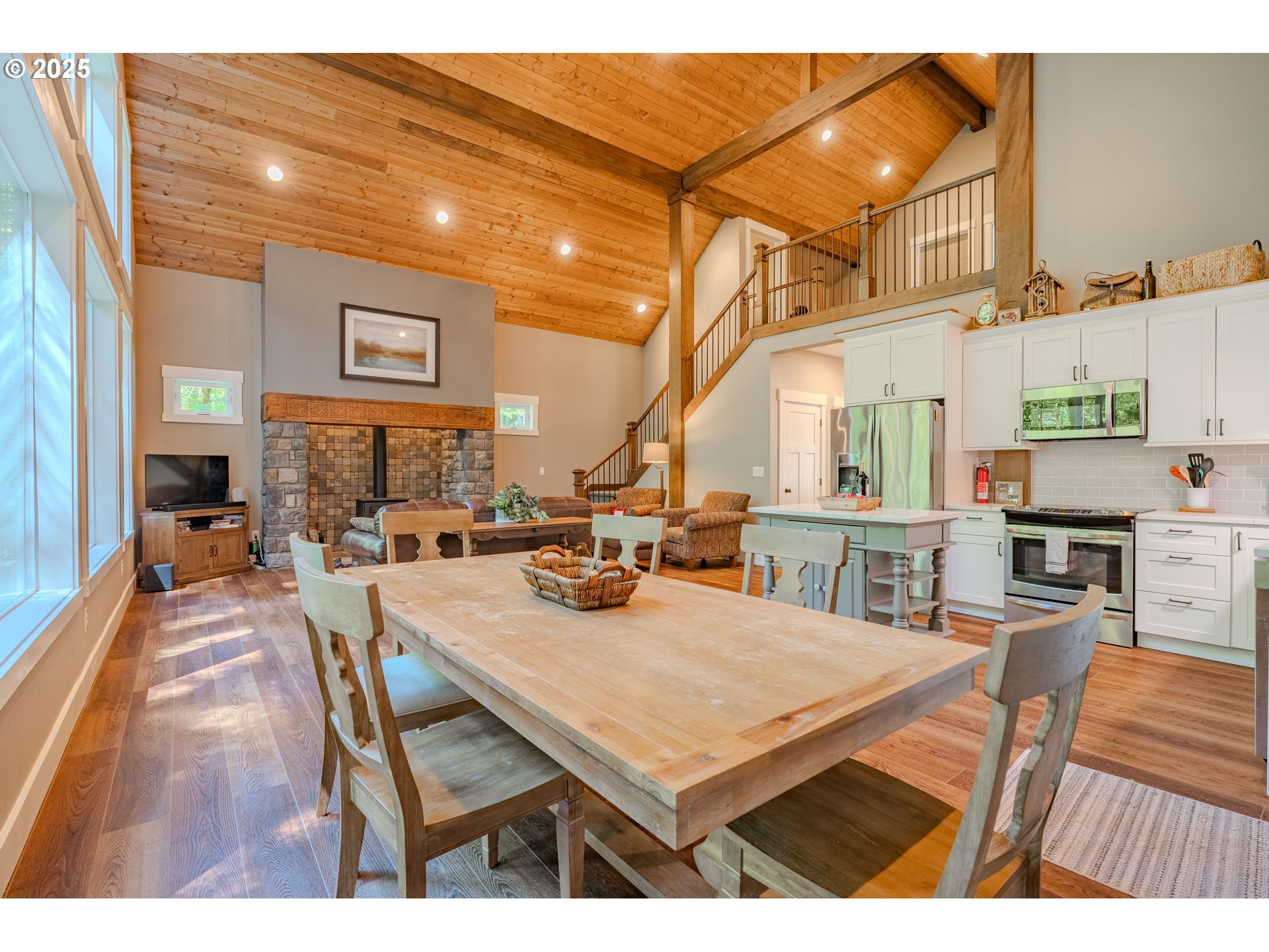 property viewer photo 16