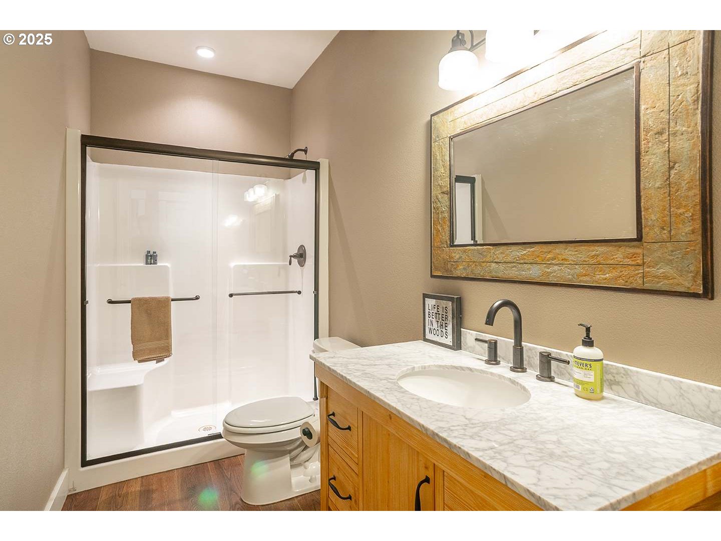 property viewer photo 20