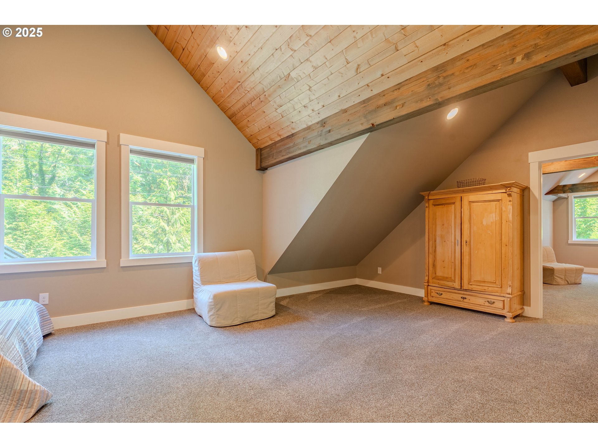 property viewer photo 25
