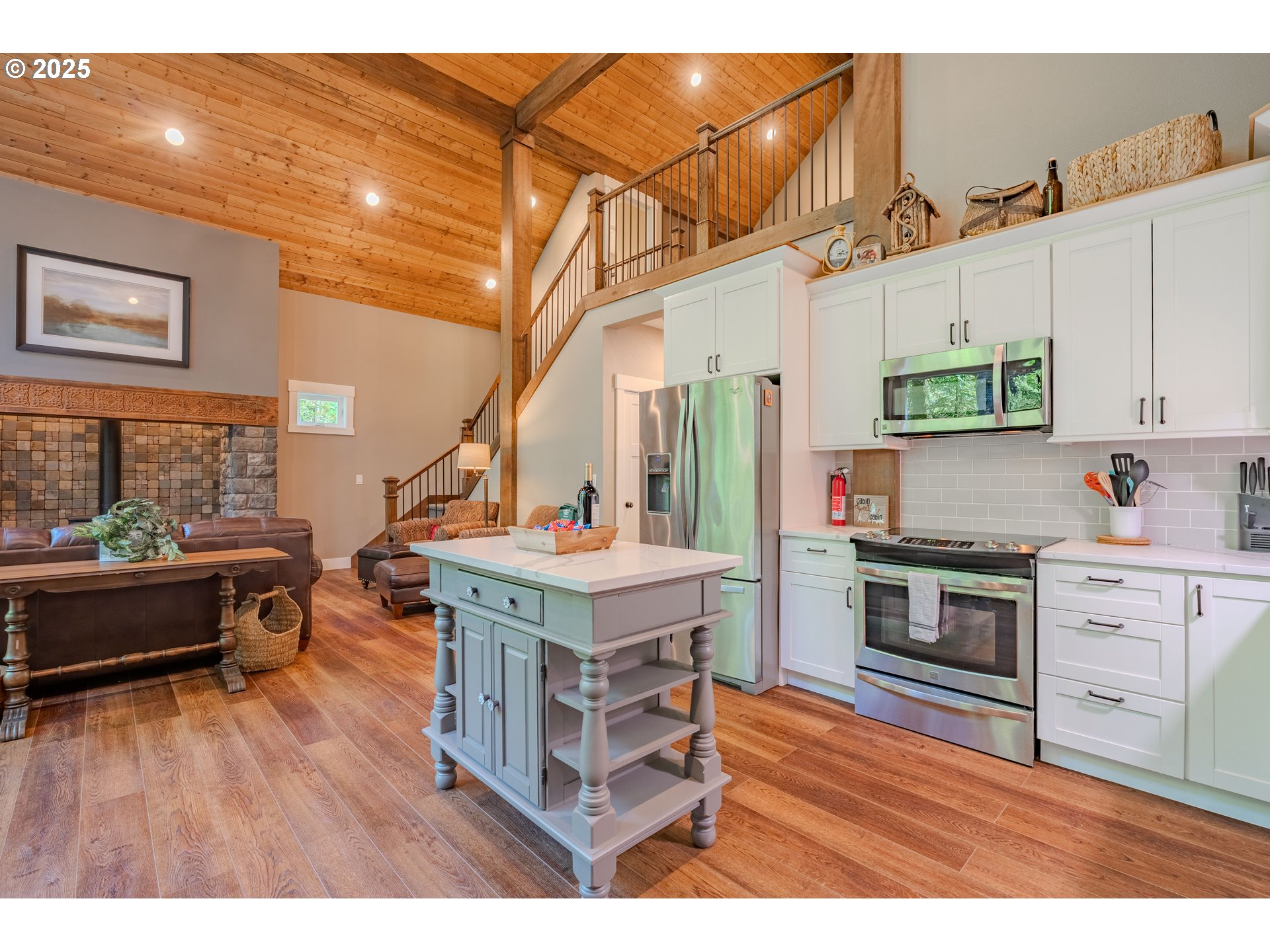 property viewer photo 7