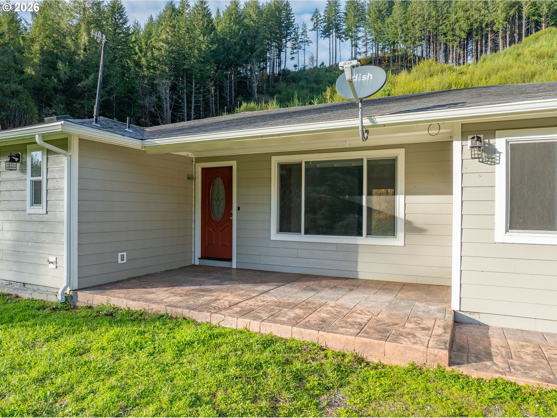 main property photo 4