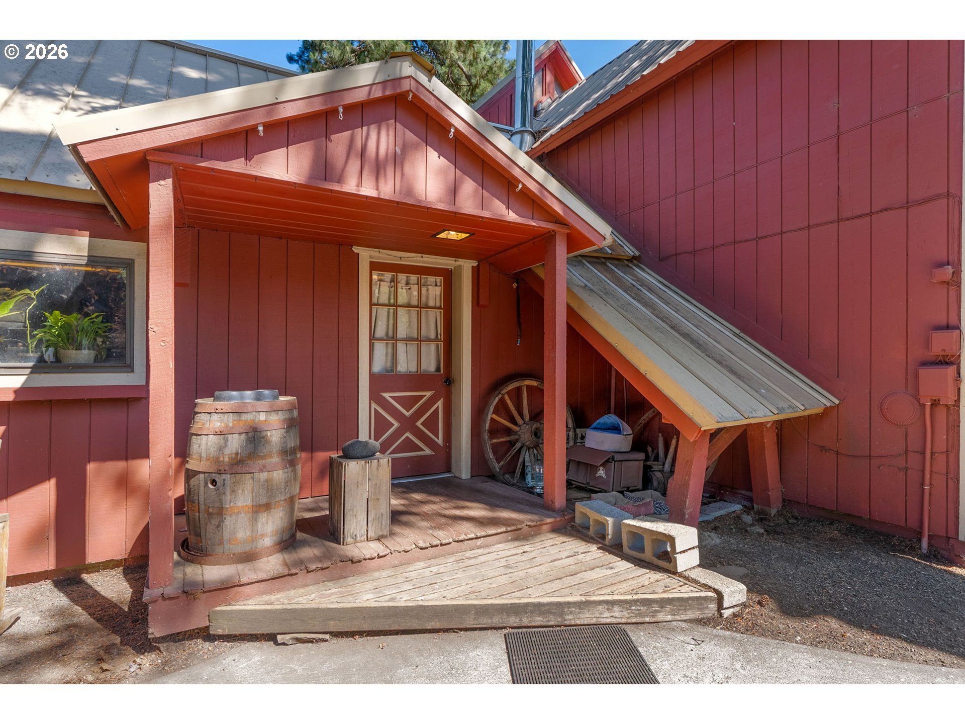 main property photo 8