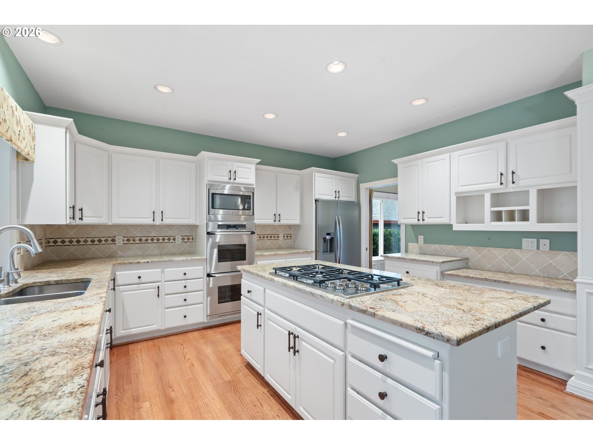 property viewer photo 10
