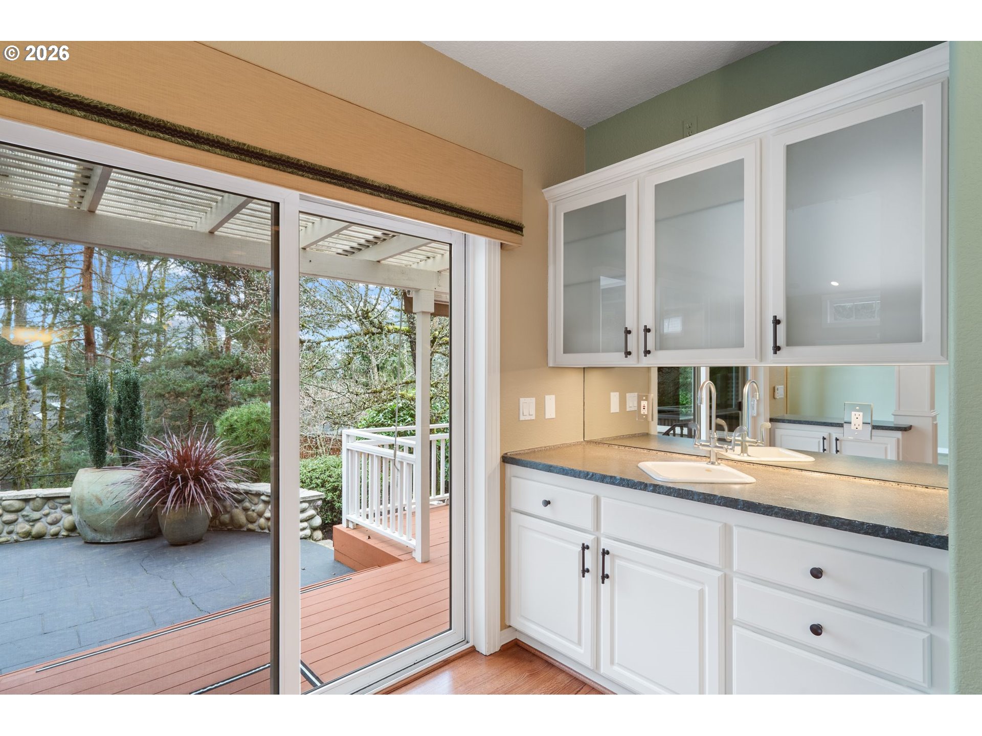 property viewer photo 15