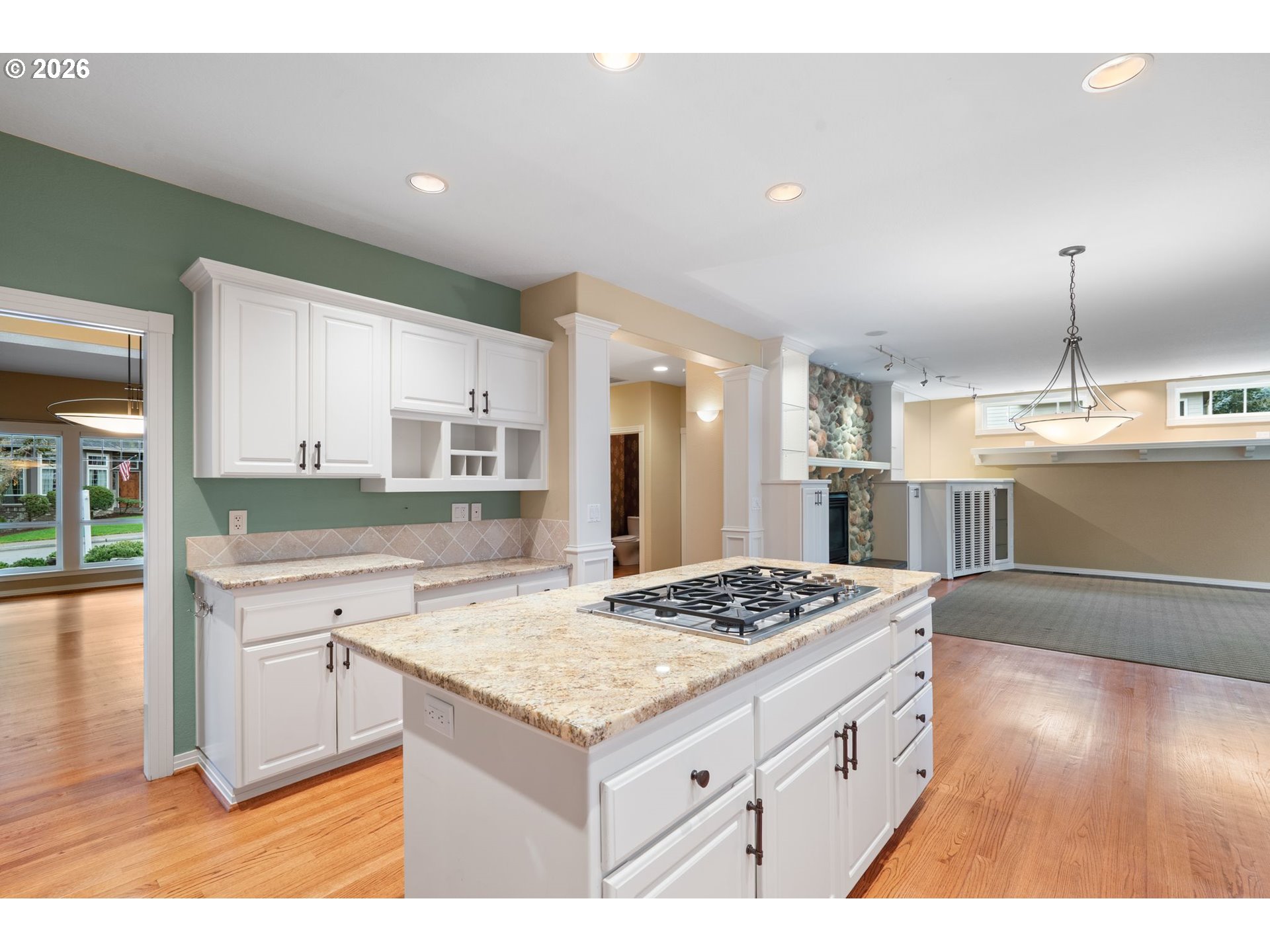 property viewer photo 9