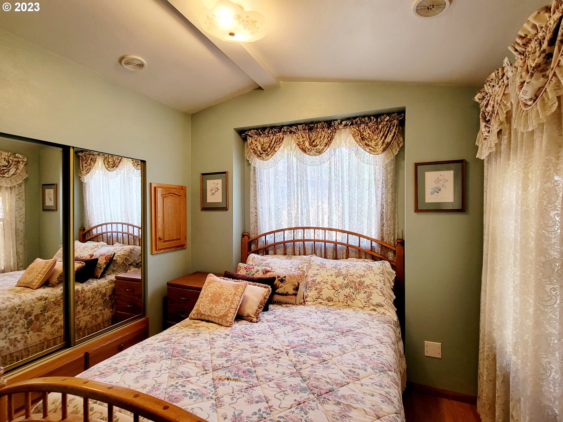 main property photo 25