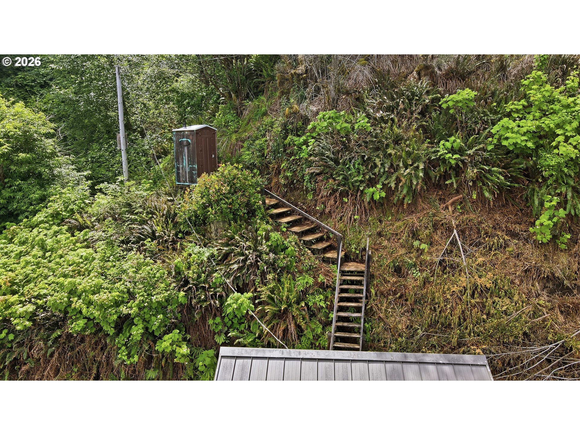 main property photo 32