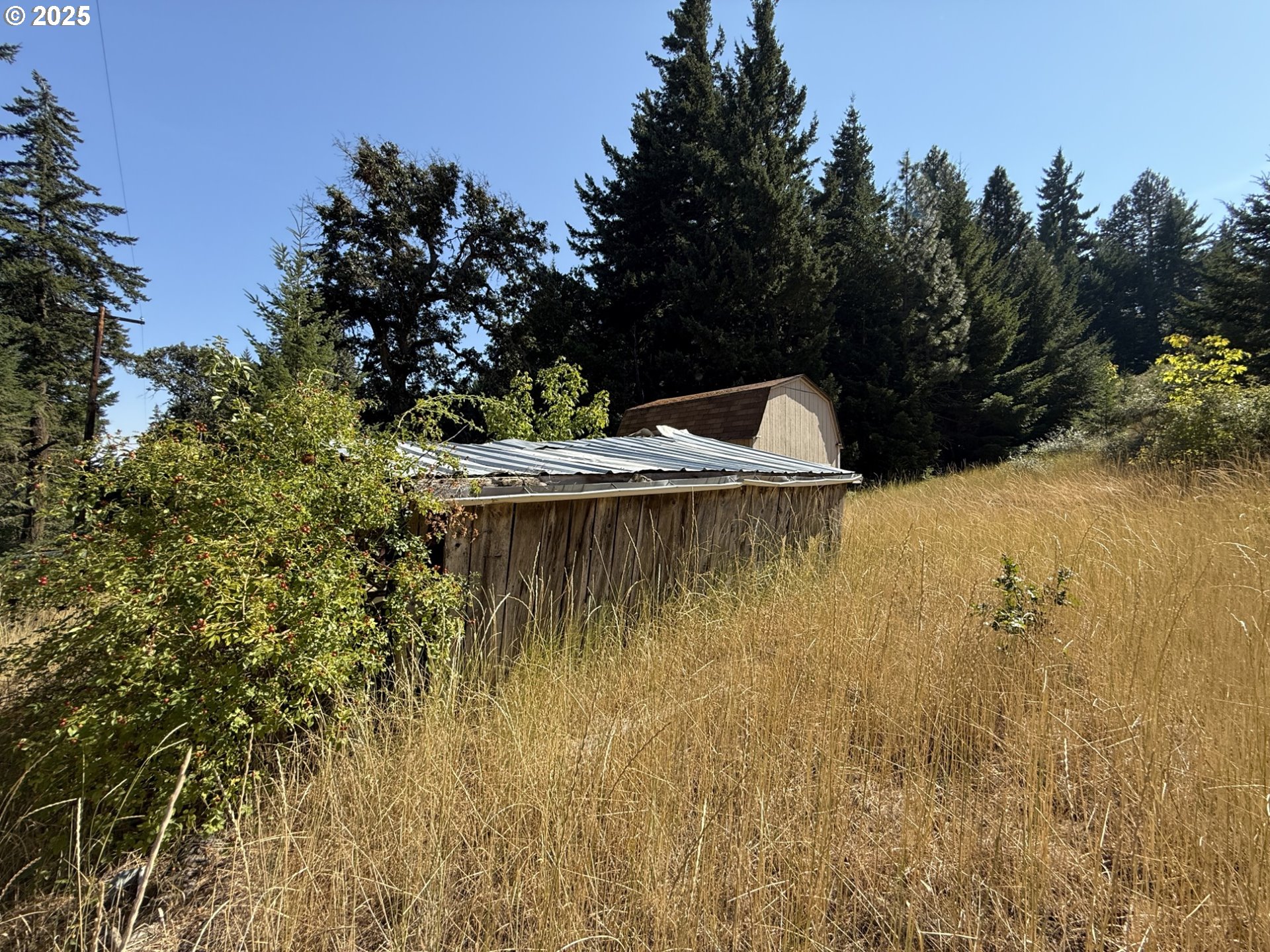 main property photo 23