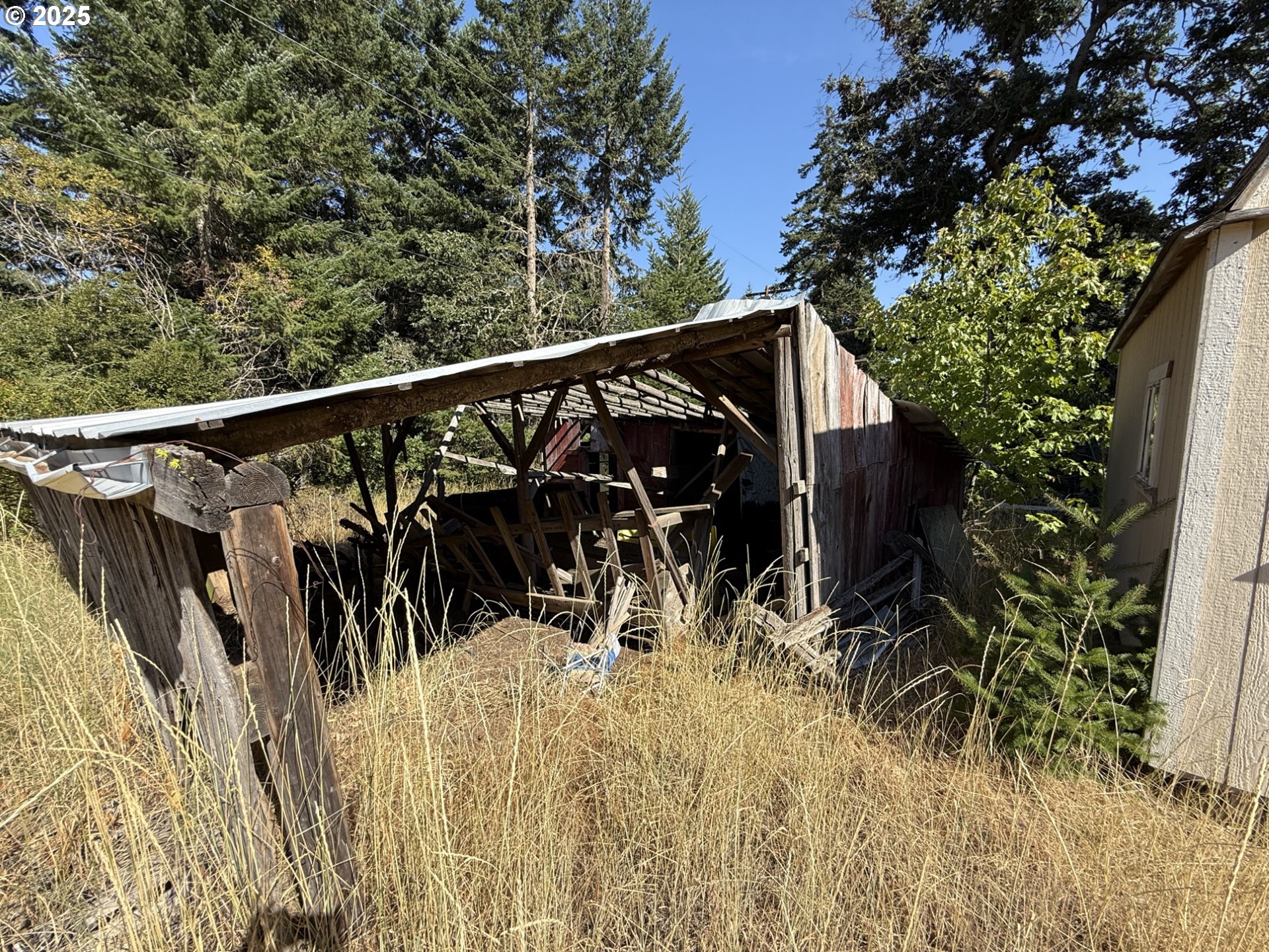 main property photo 24