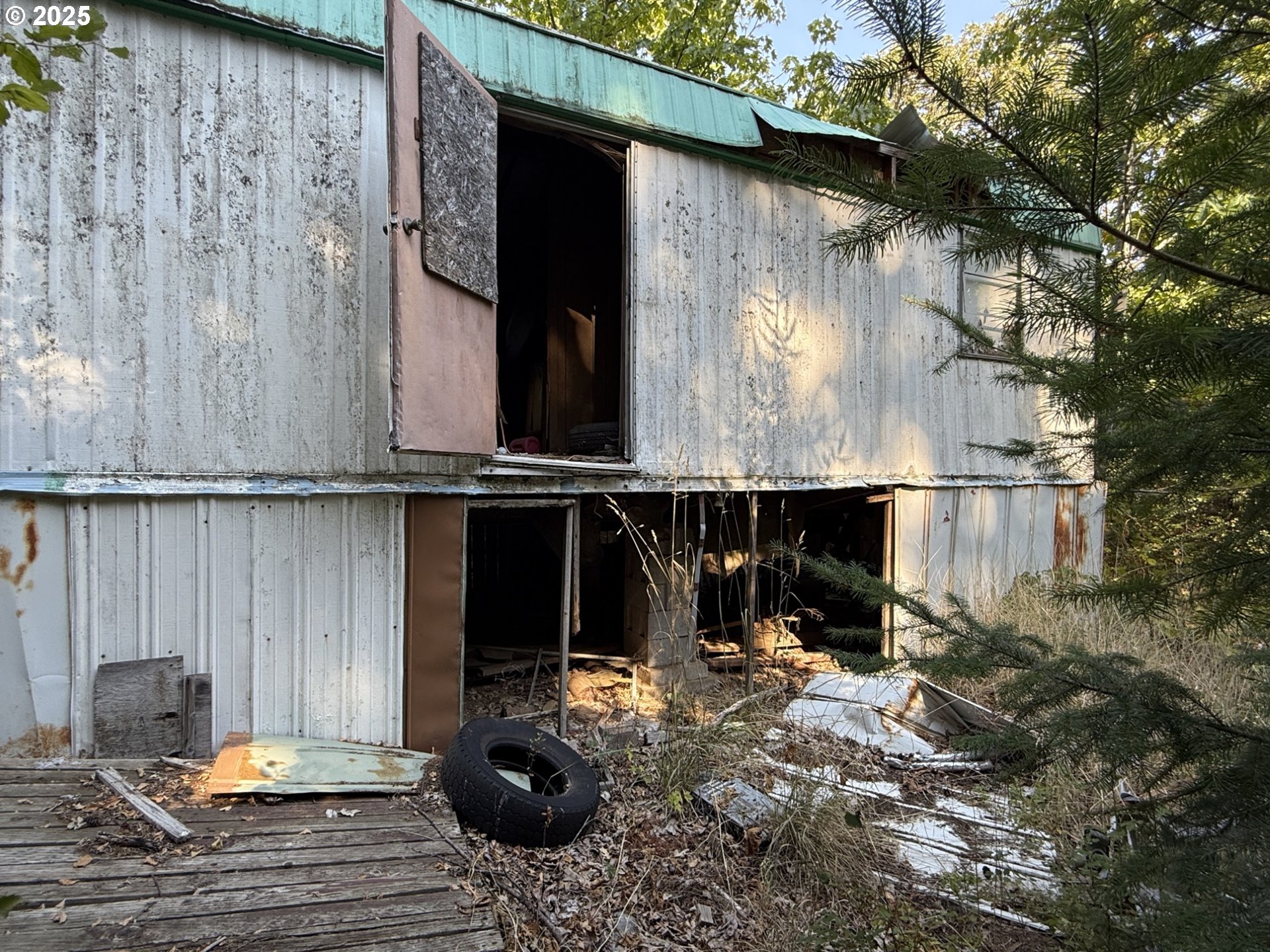 main property photo 43