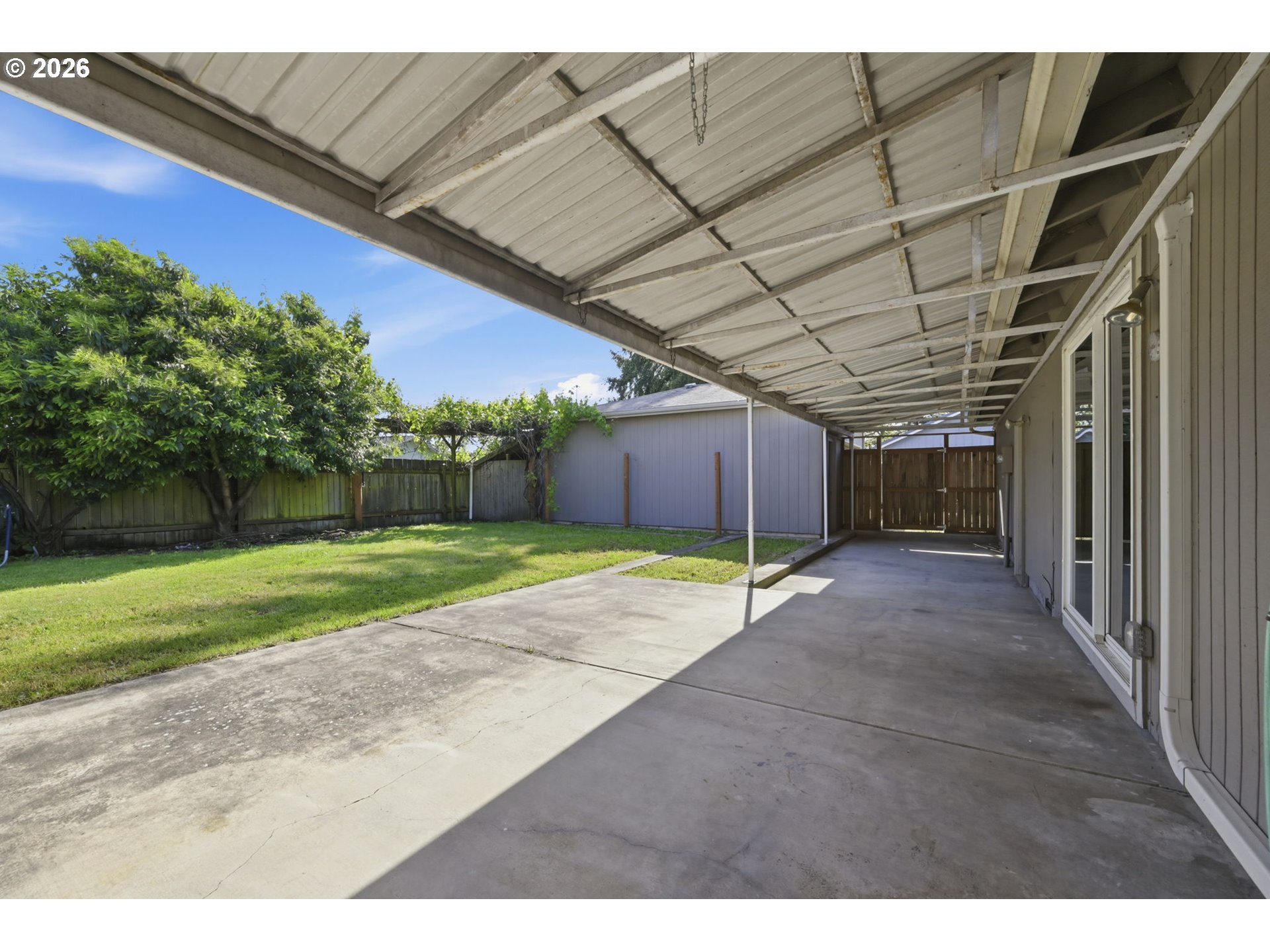 main property photo 23