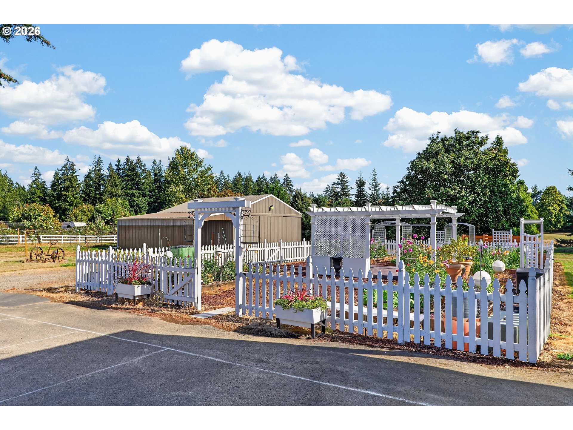 main property photo 22