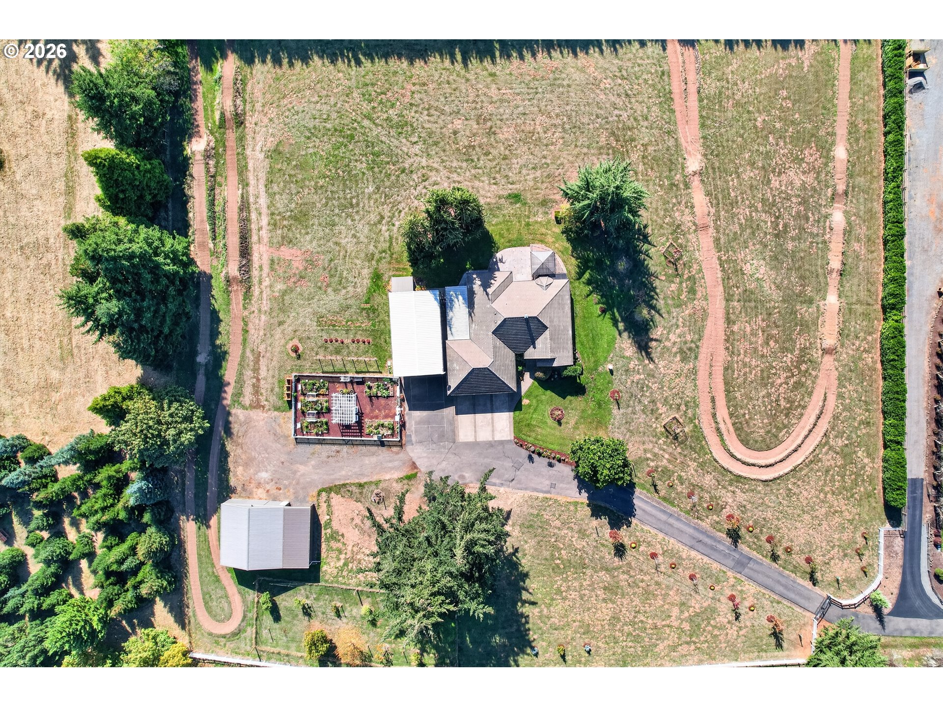 main property photo 27