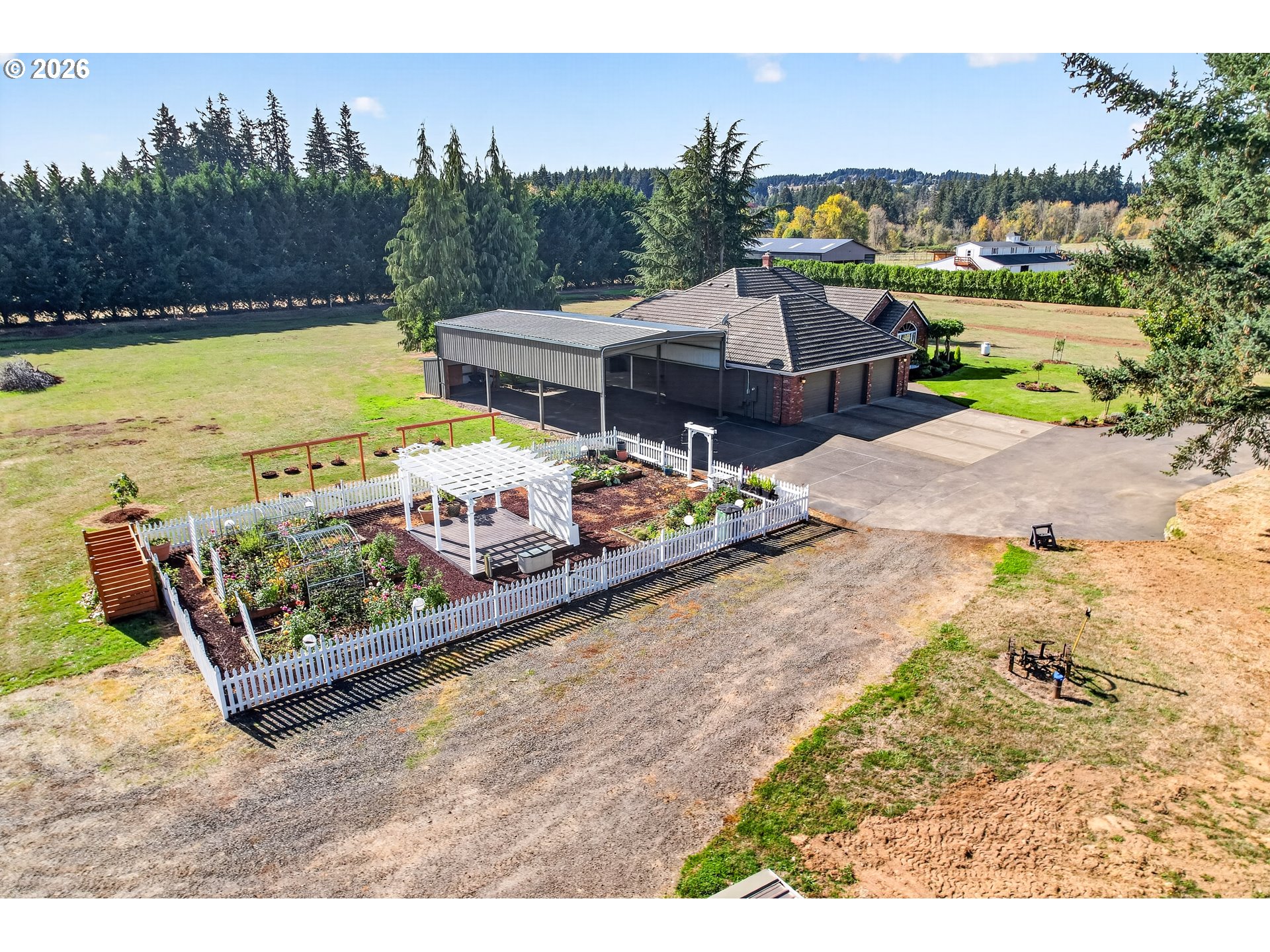 main property photo 28