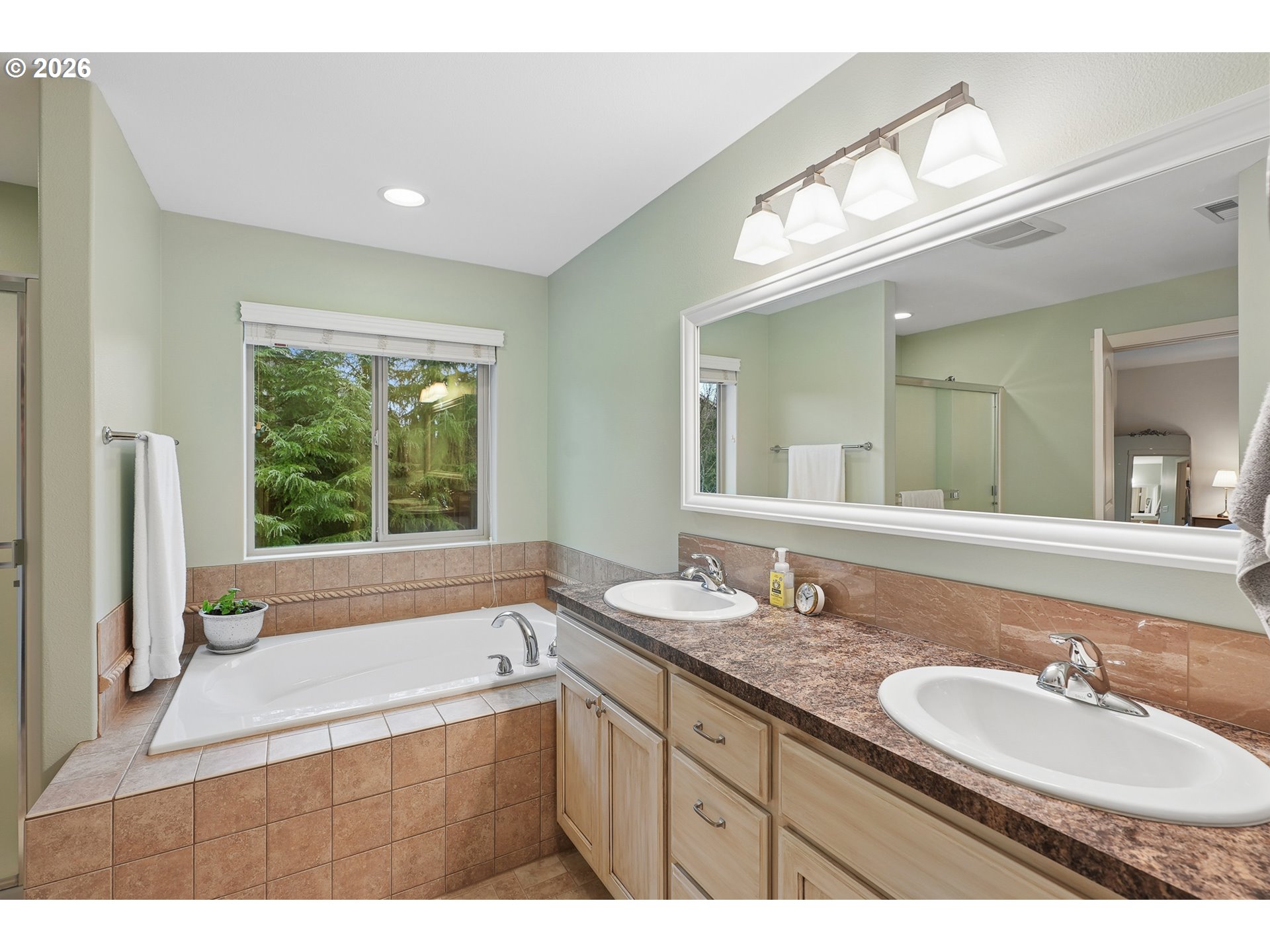 property viewer photo 24