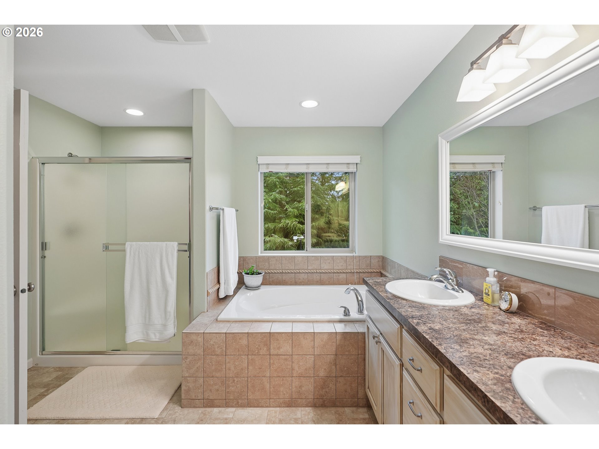 property viewer photo 25