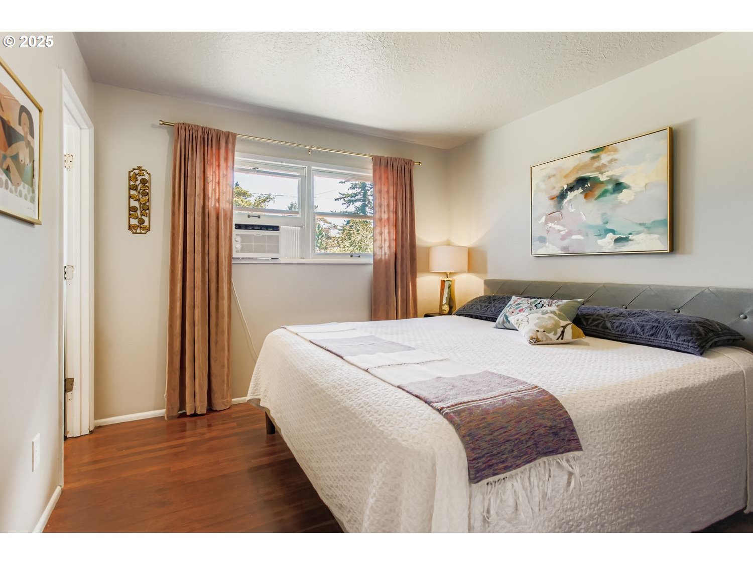 property viewer photo 12