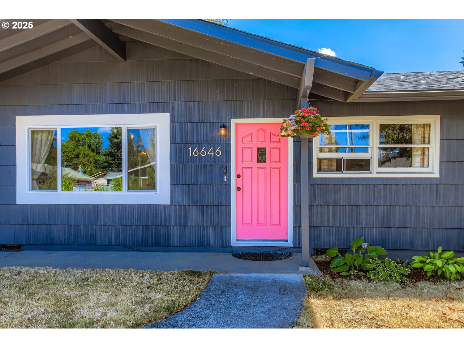 property viewer photo 2