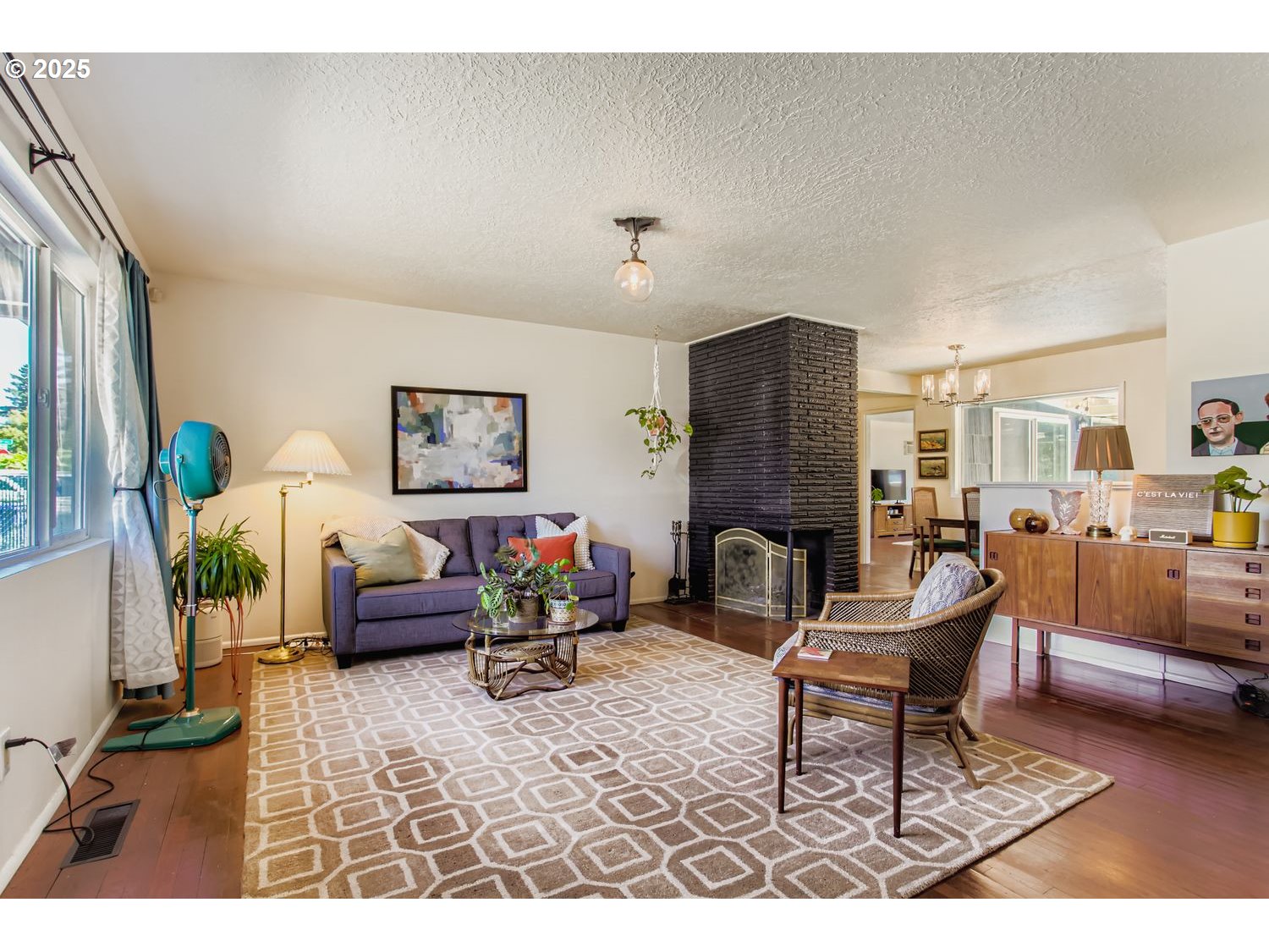 property viewer photo 3