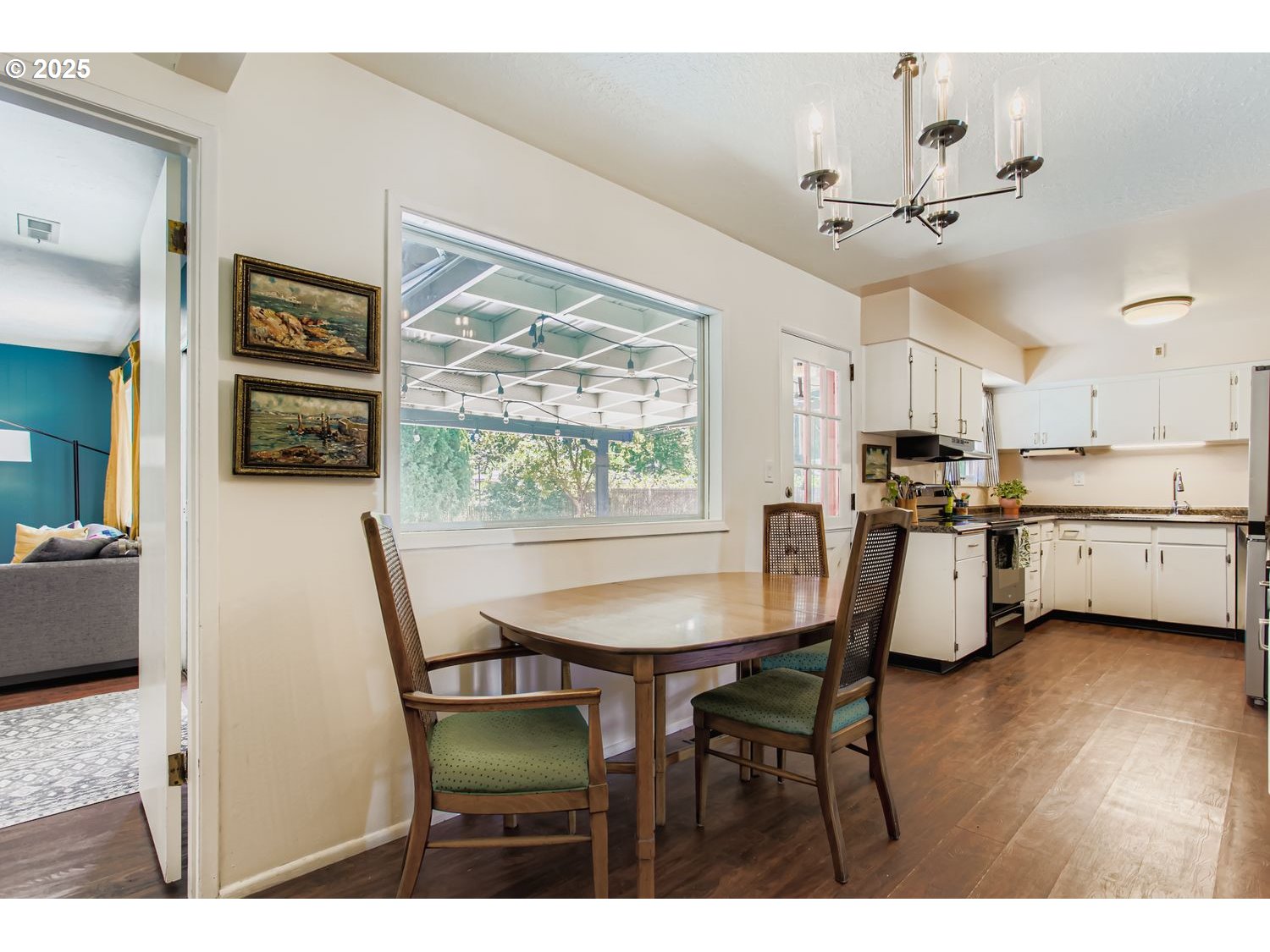 property viewer photo 7