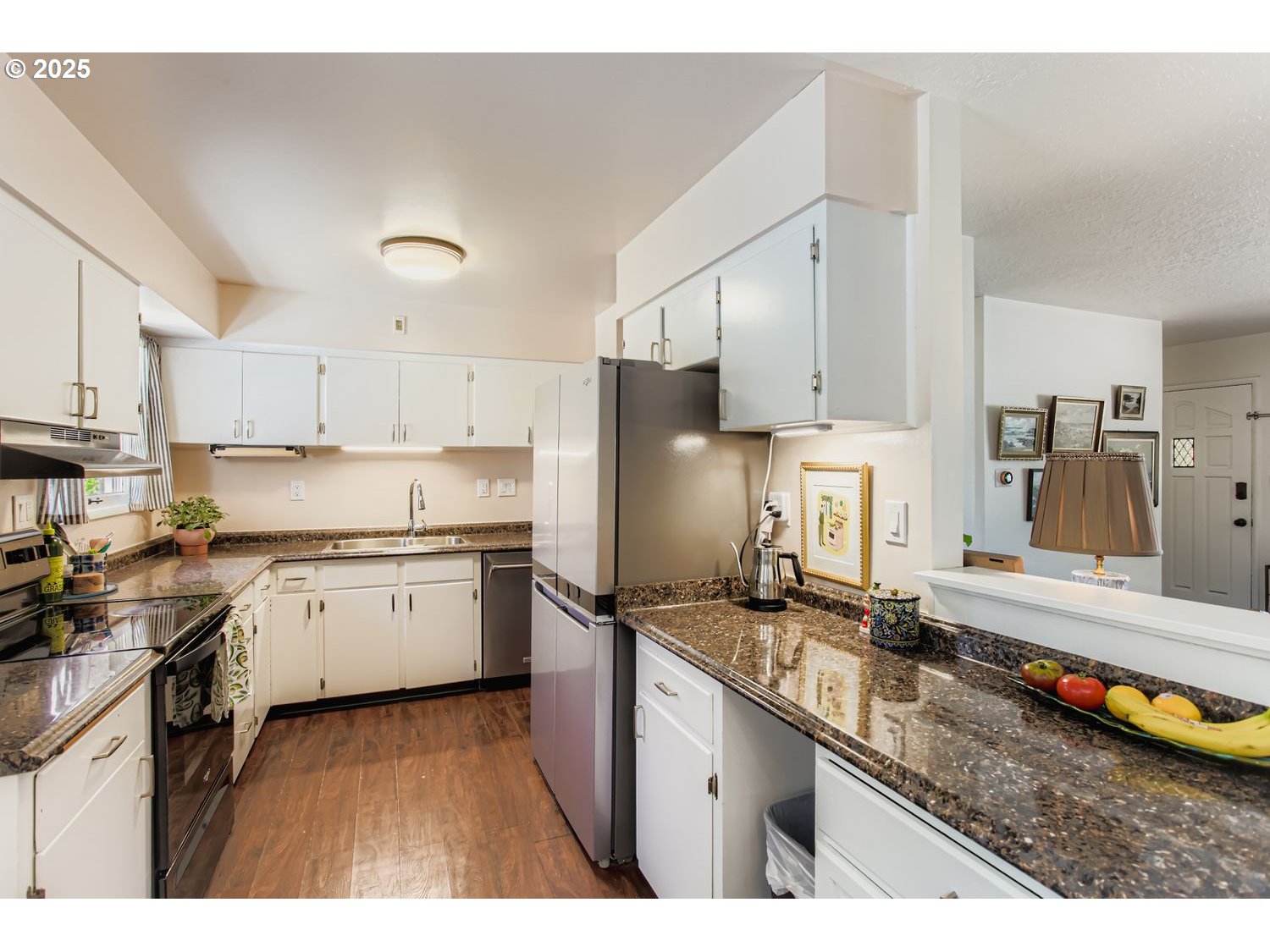 property viewer photo 8