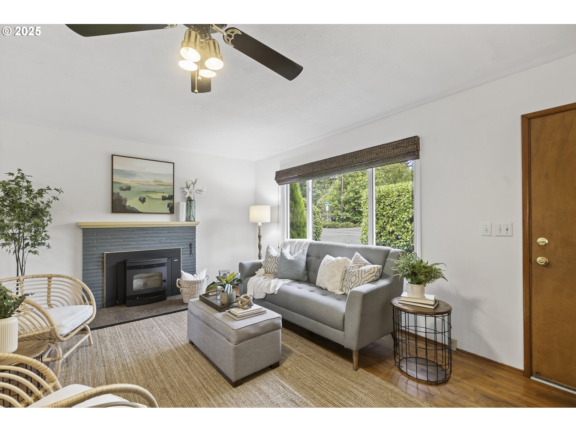 property viewer photo 1