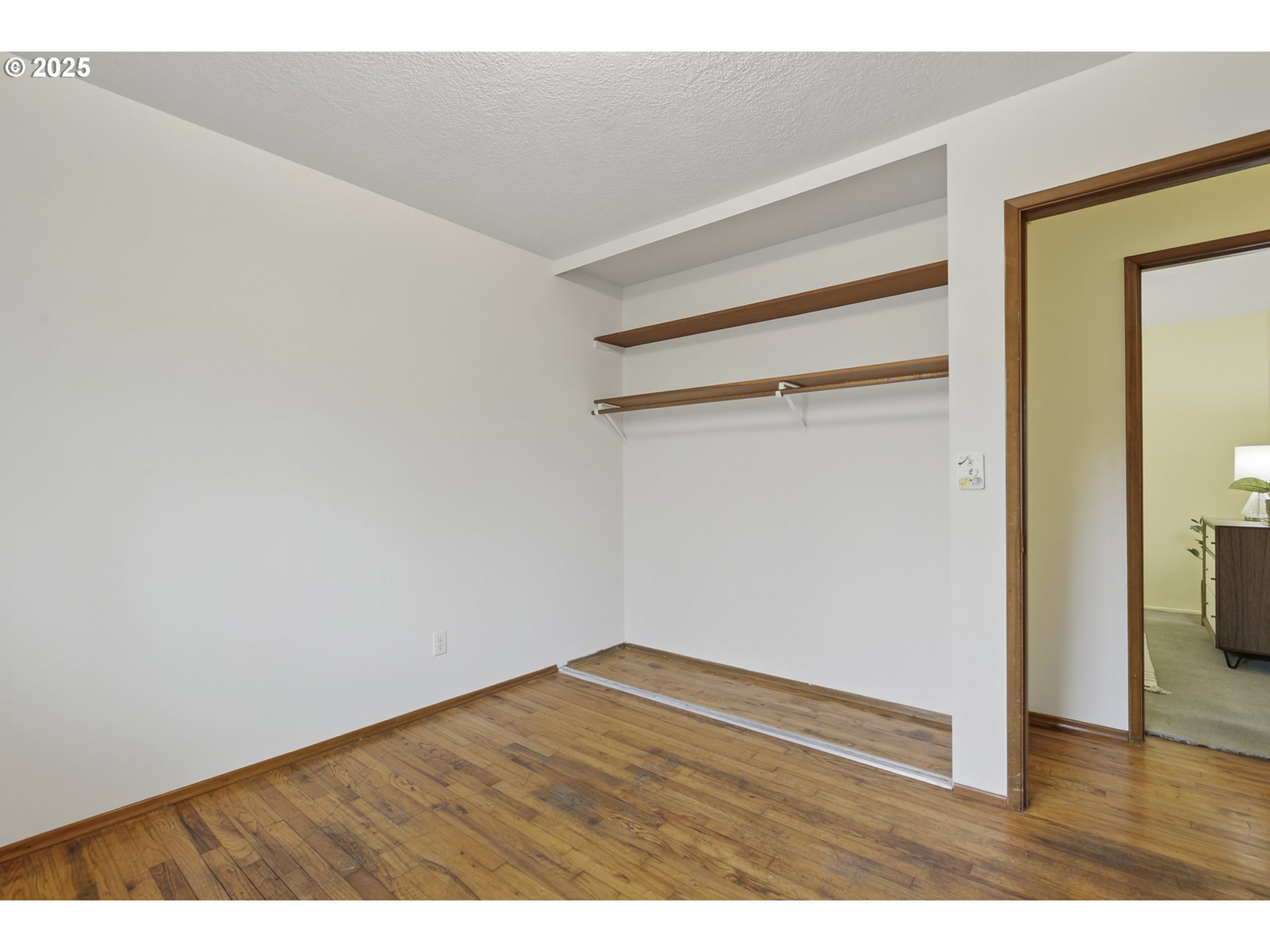 property viewer photo 17