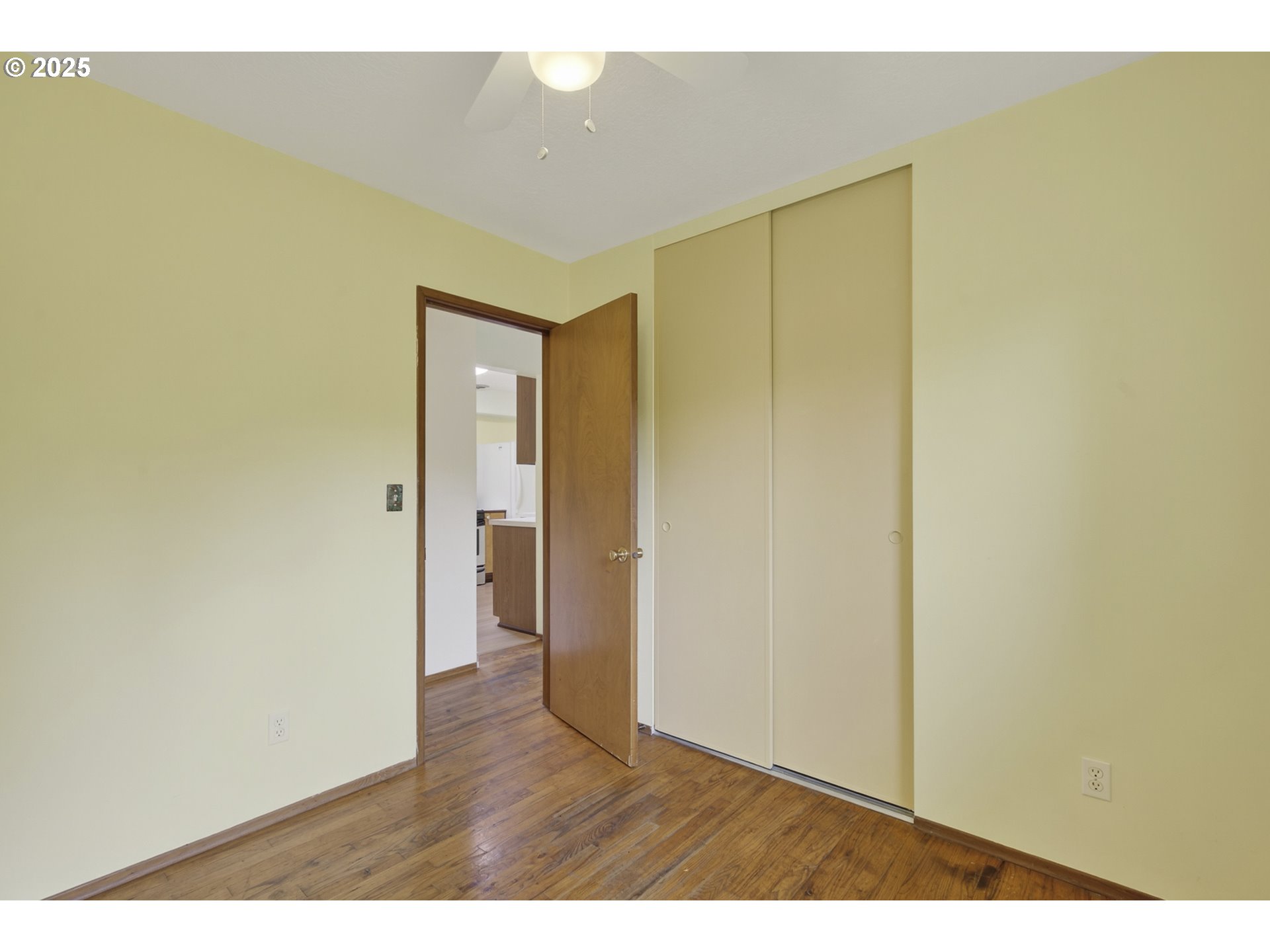 property viewer photo 18