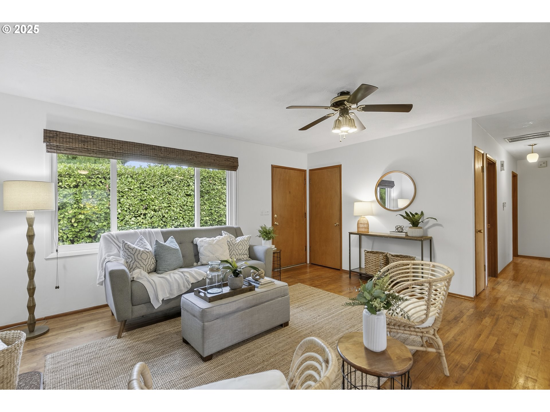 property viewer photo 2