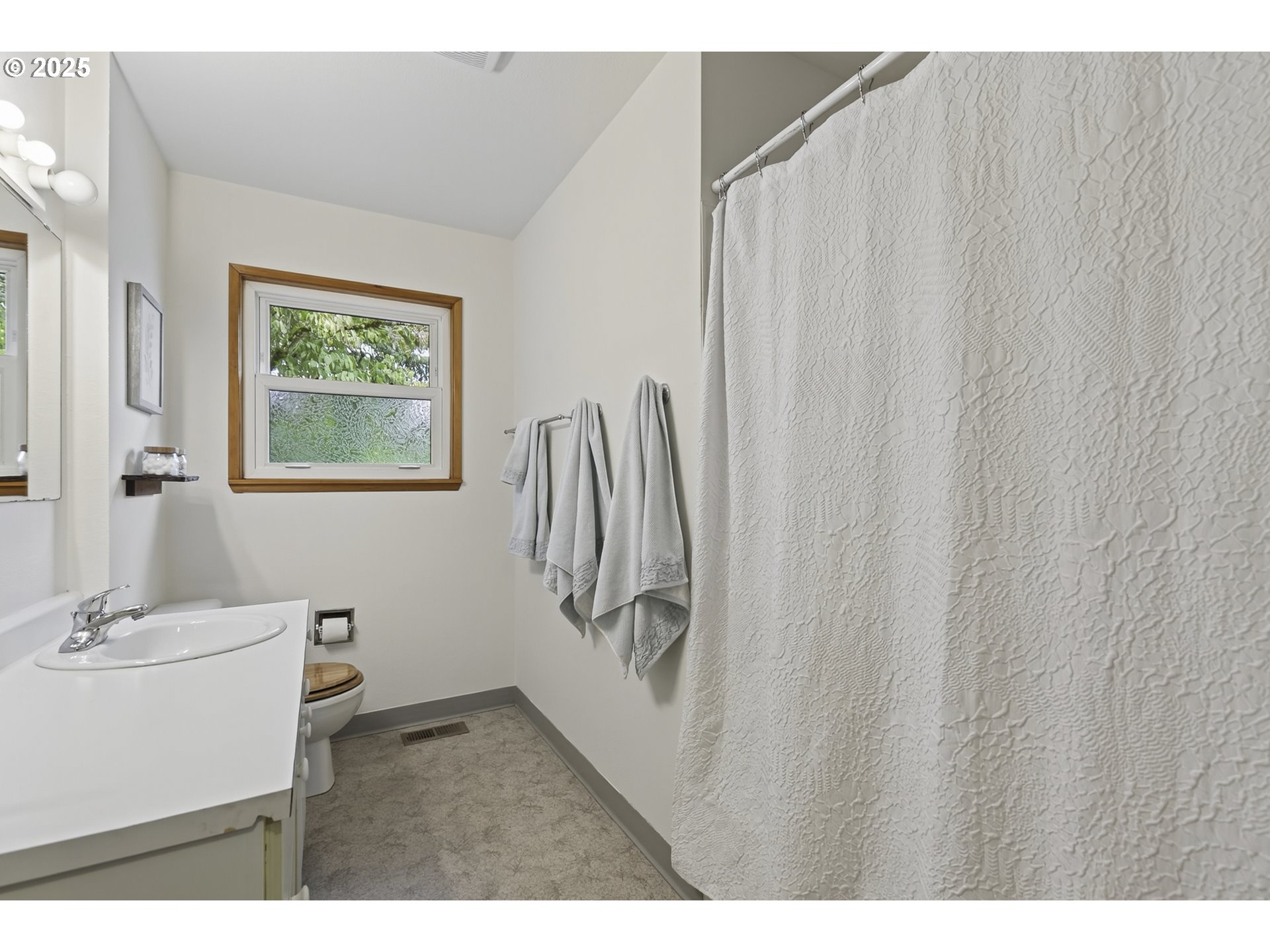 property viewer photo 20
