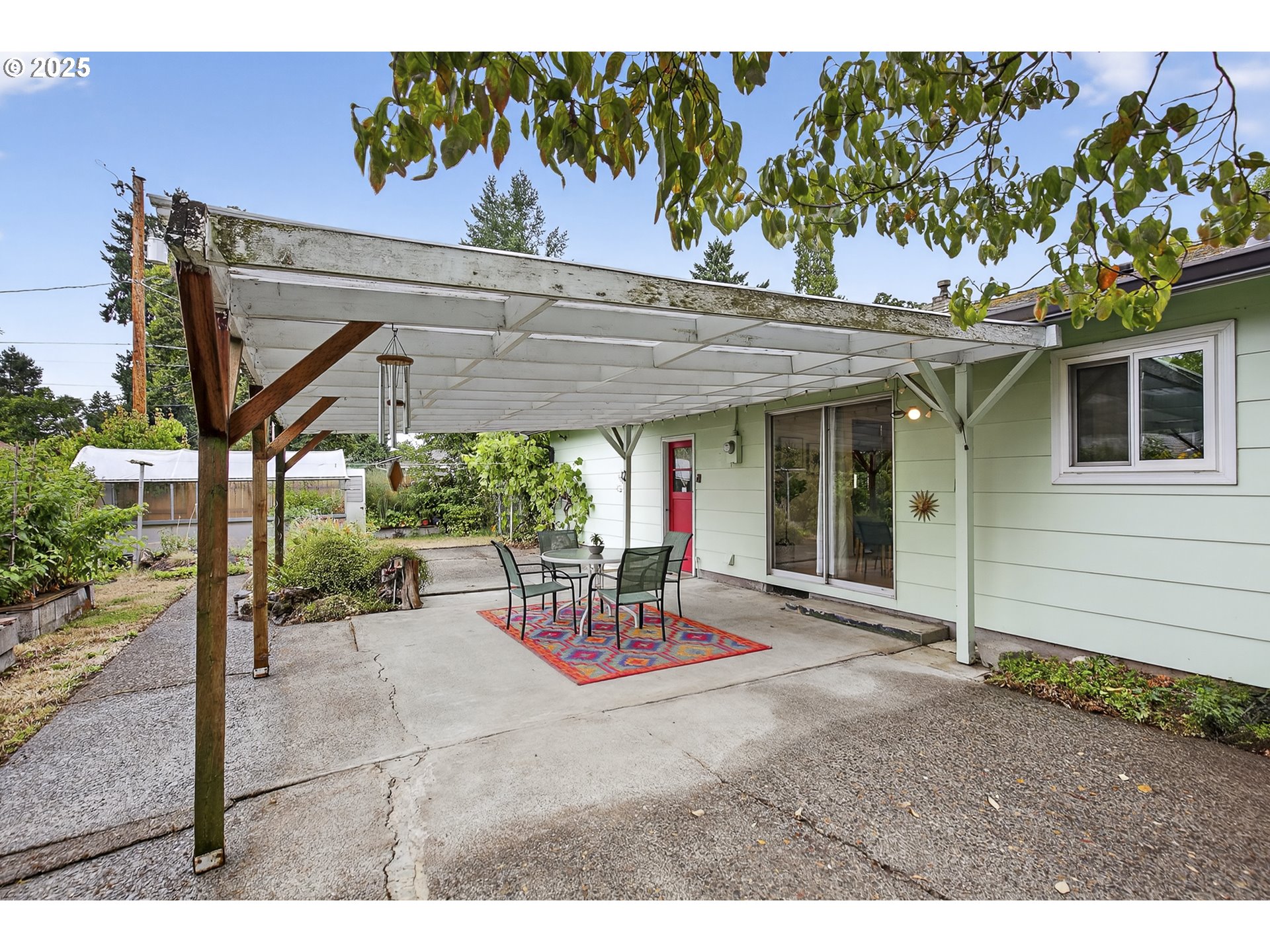 property viewer photo 24