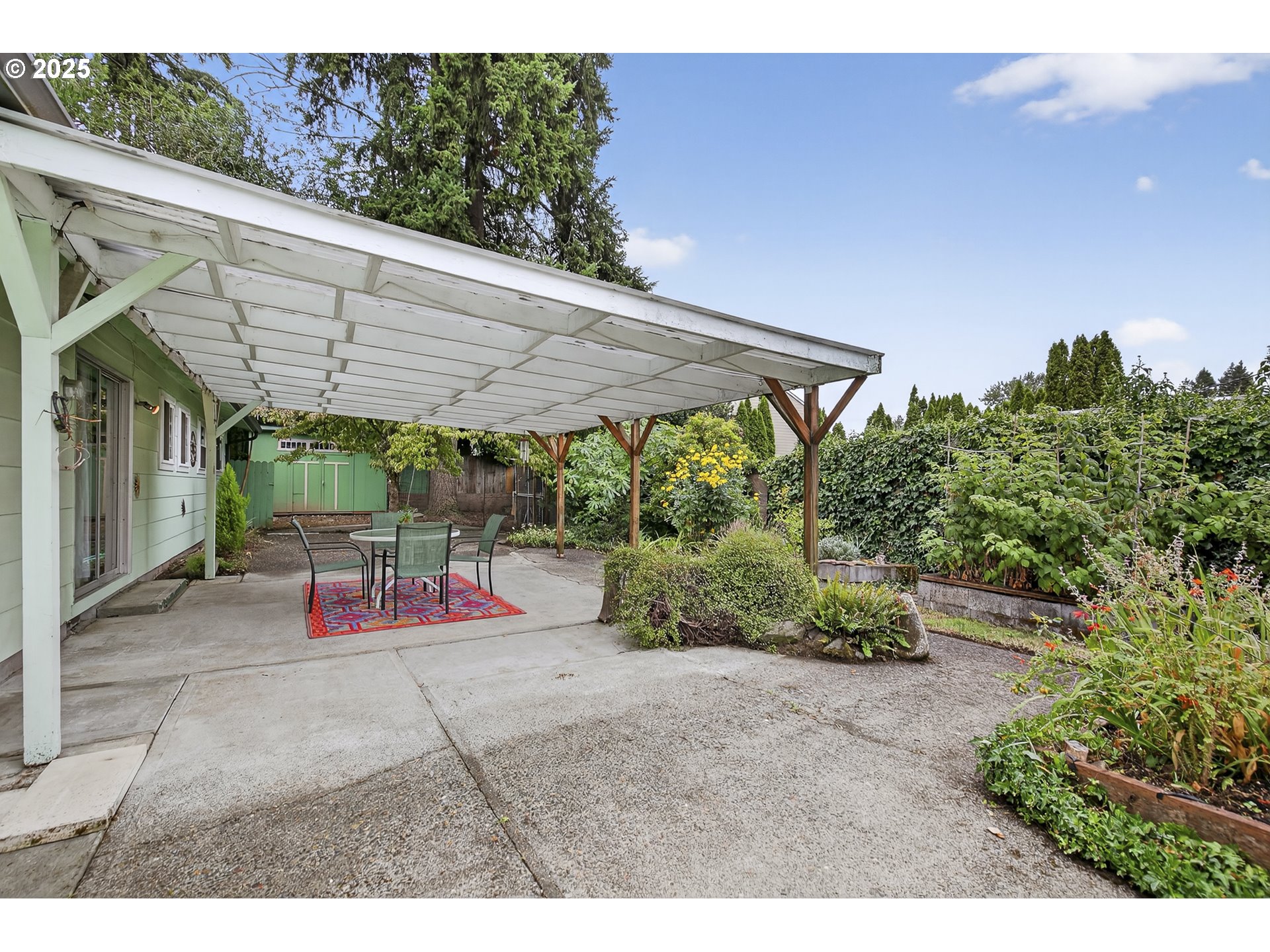 property viewer photo 25