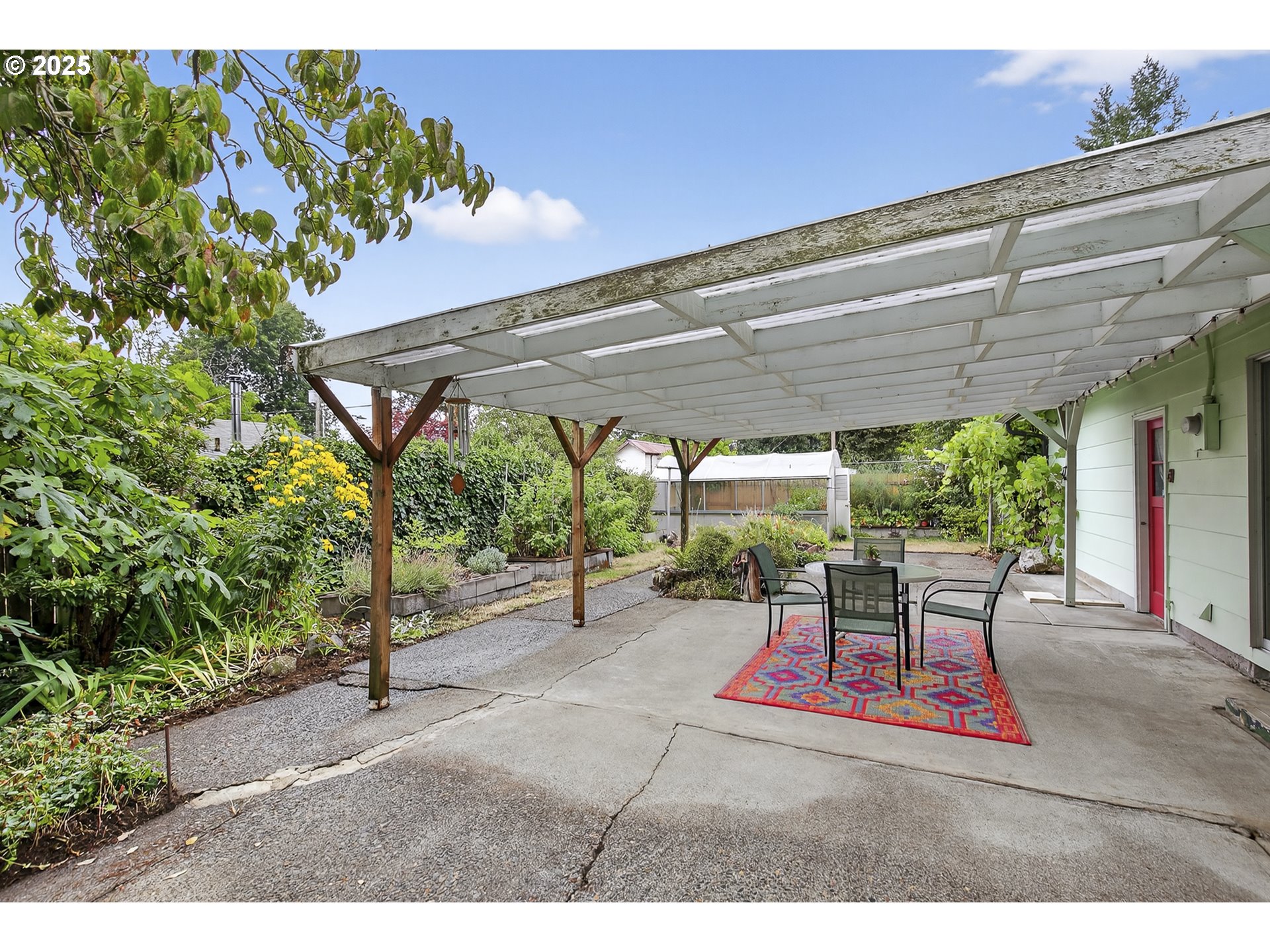 property viewer photo 26