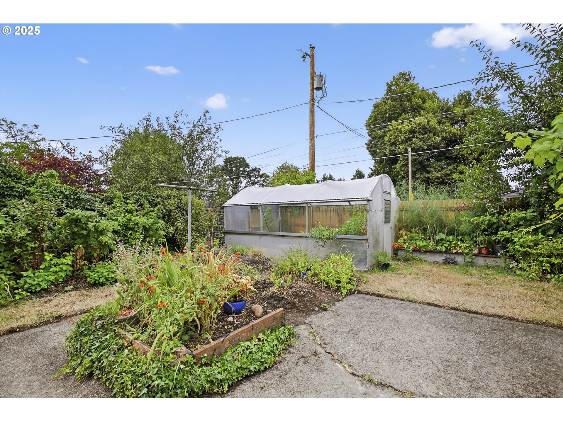 property viewer photo 27