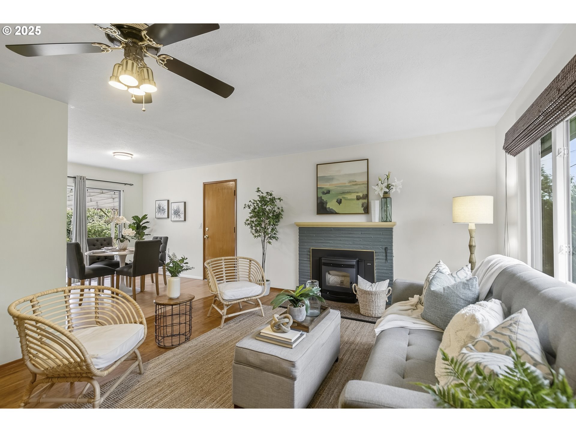 property viewer photo 3