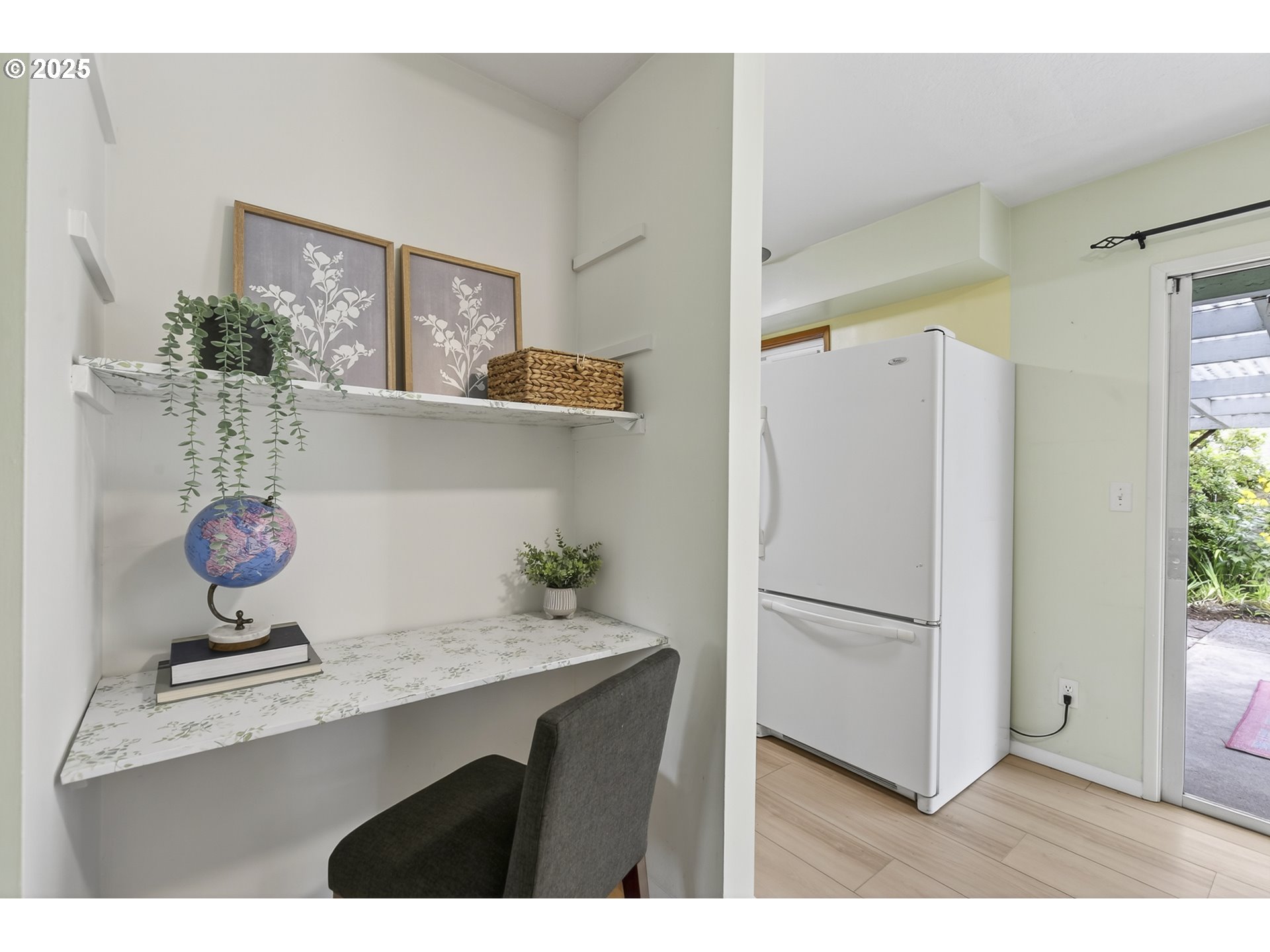 property viewer photo 7