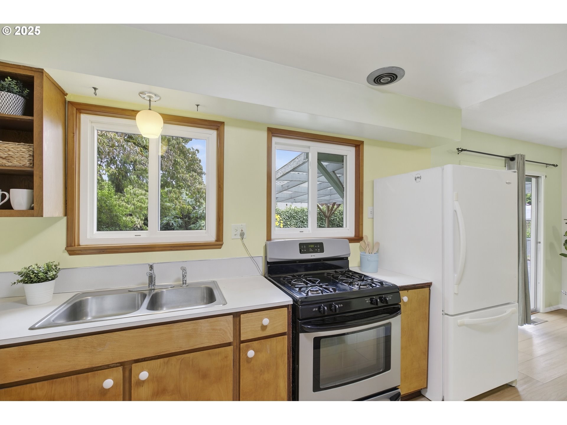 property viewer photo 9