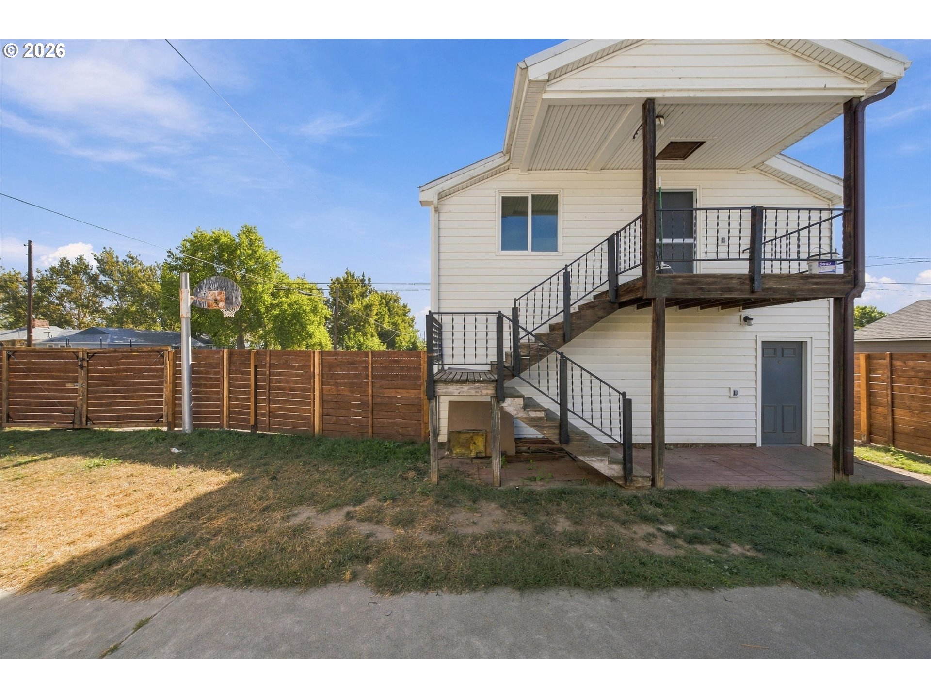 main property photo 27